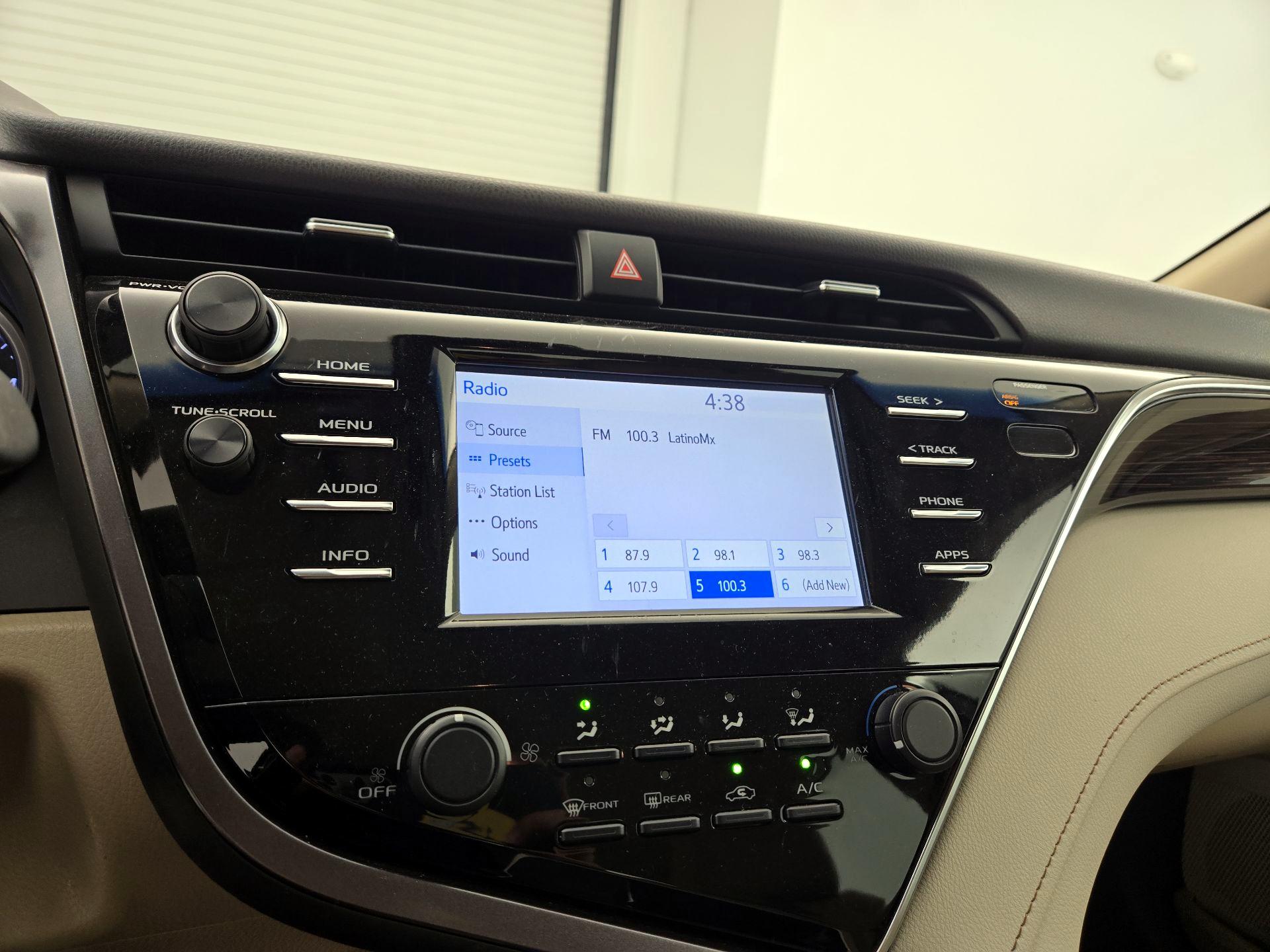 Thumbnail: 2018 Toyota Camry - 15