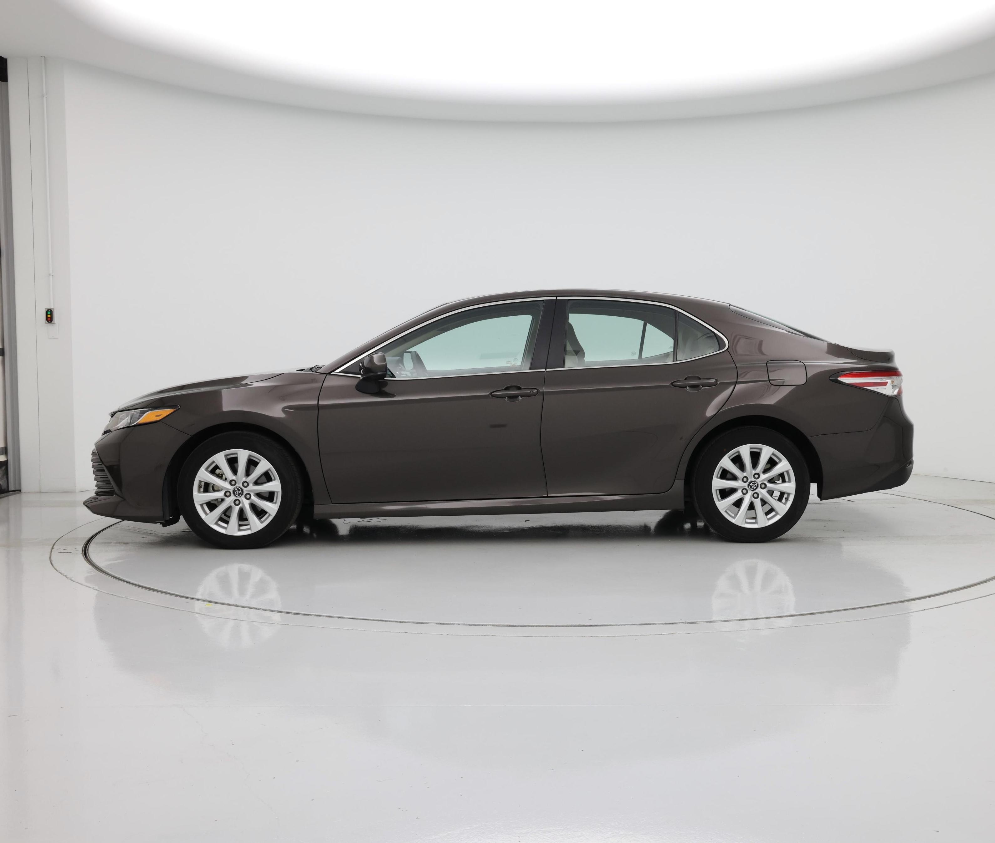 Thumbnail: 2018 Toyota Camry - 3