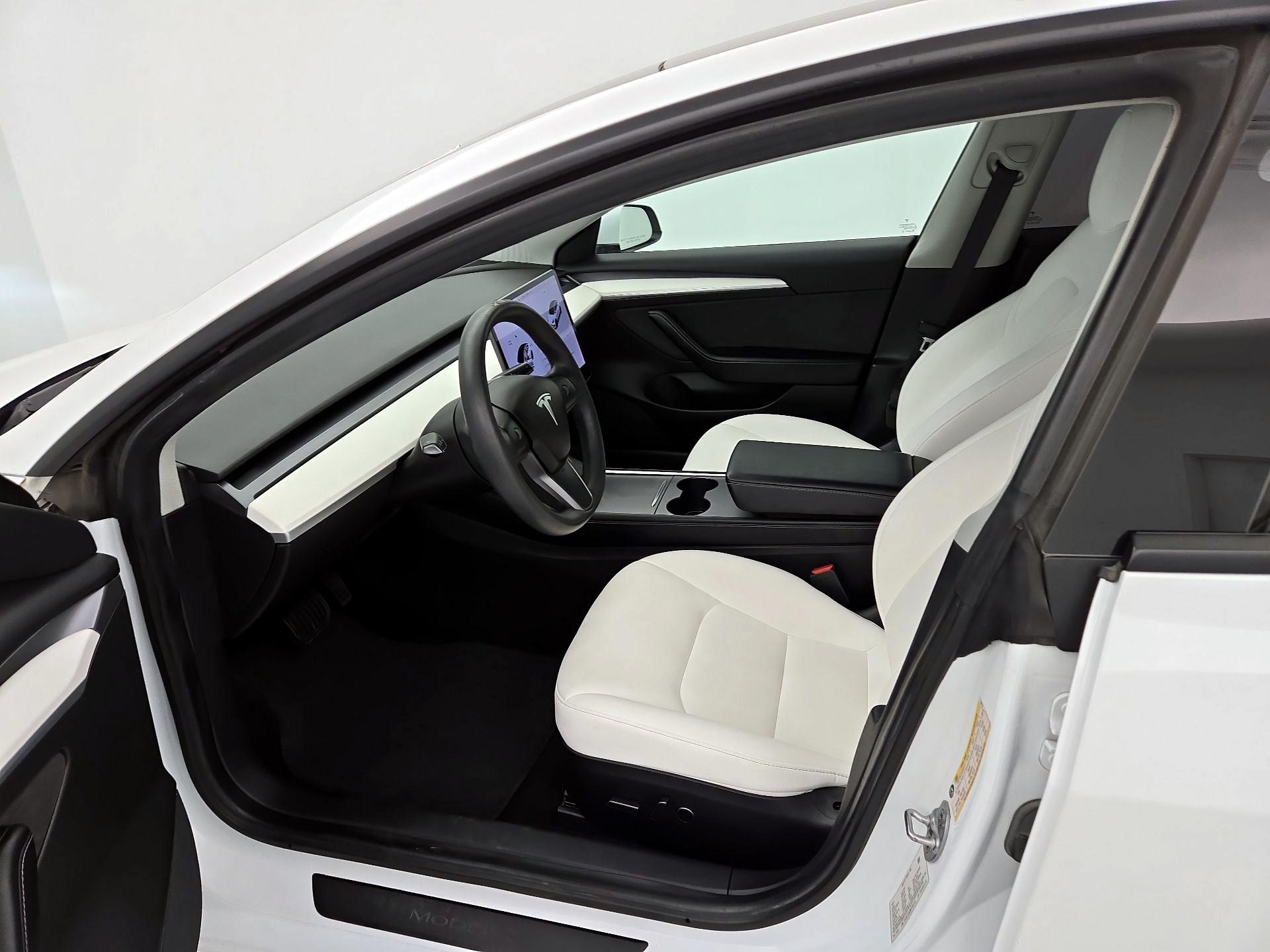 Thumbnail: 2021 Tesla Model 3 - 11