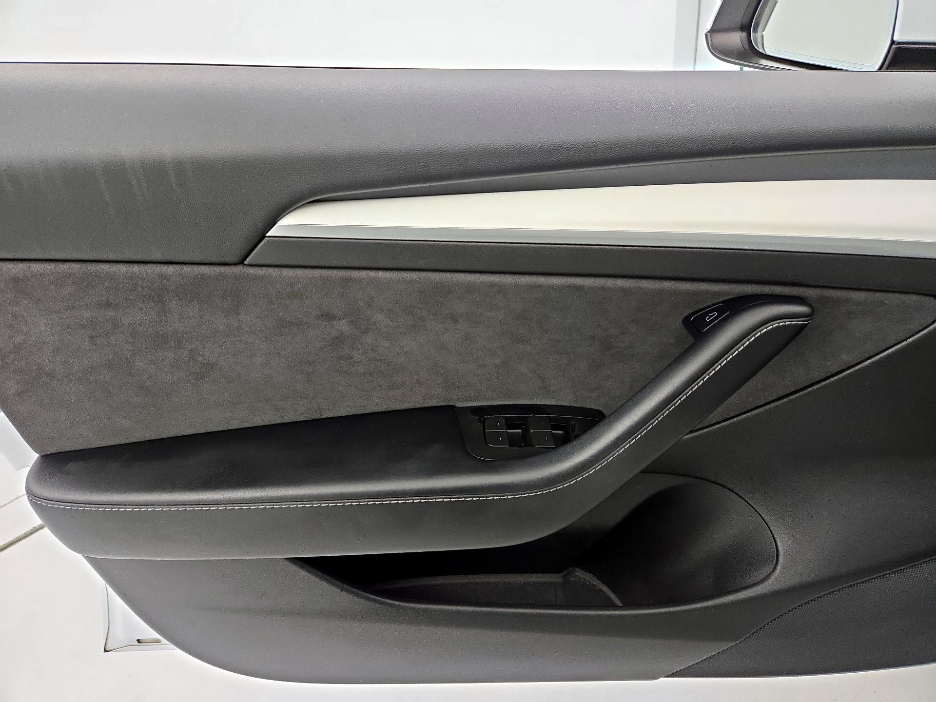 Thumbnail: 2021 Tesla Model 3 - 12