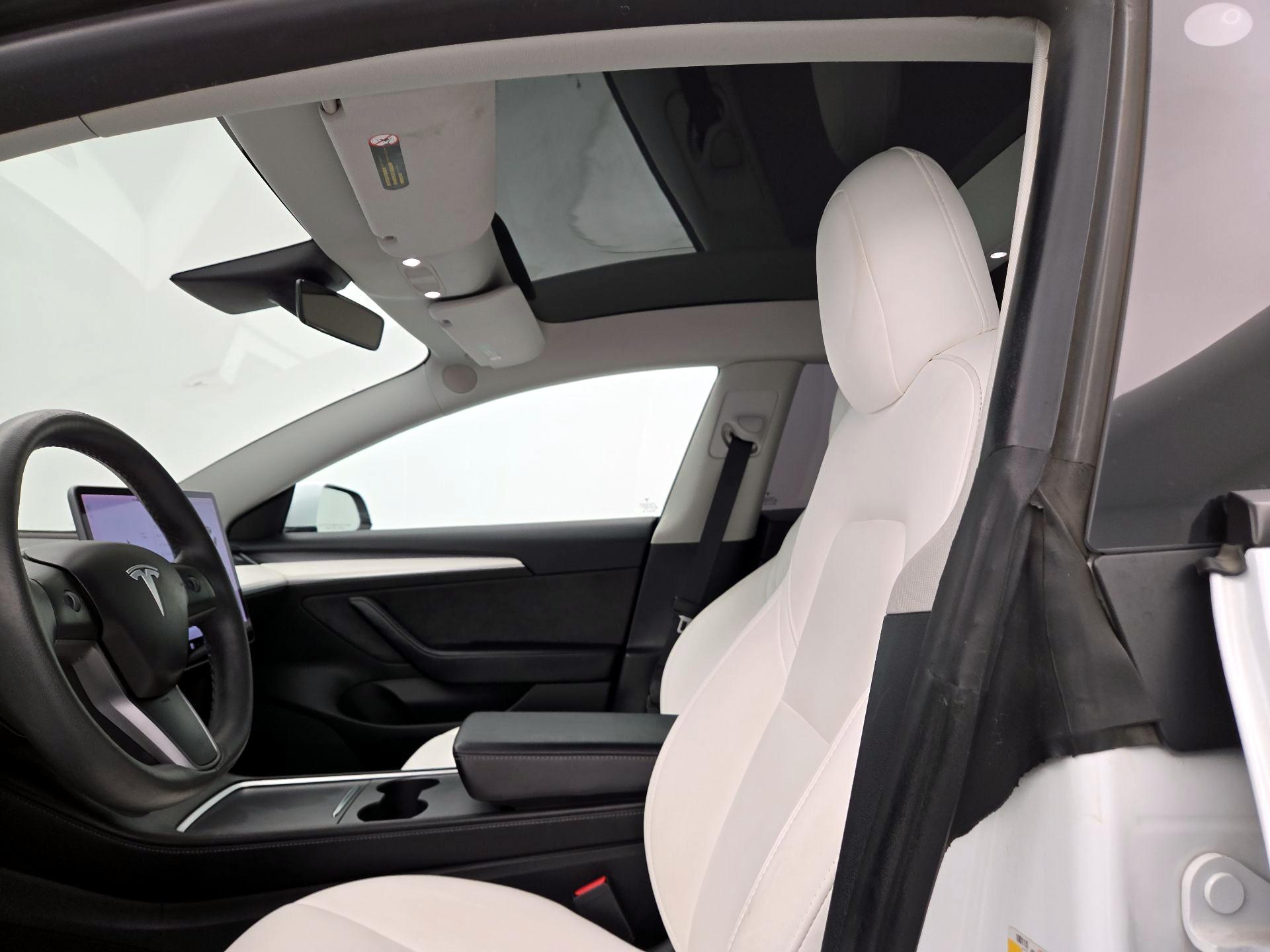 Thumbnail: 2021 Tesla Model 3 - 18