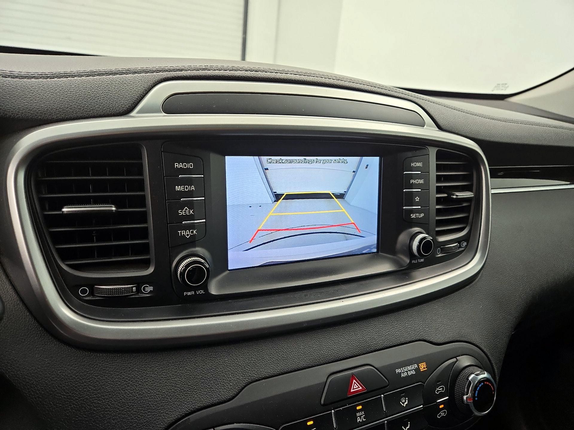Thumbnail: 2020 Kia Sorento - 14