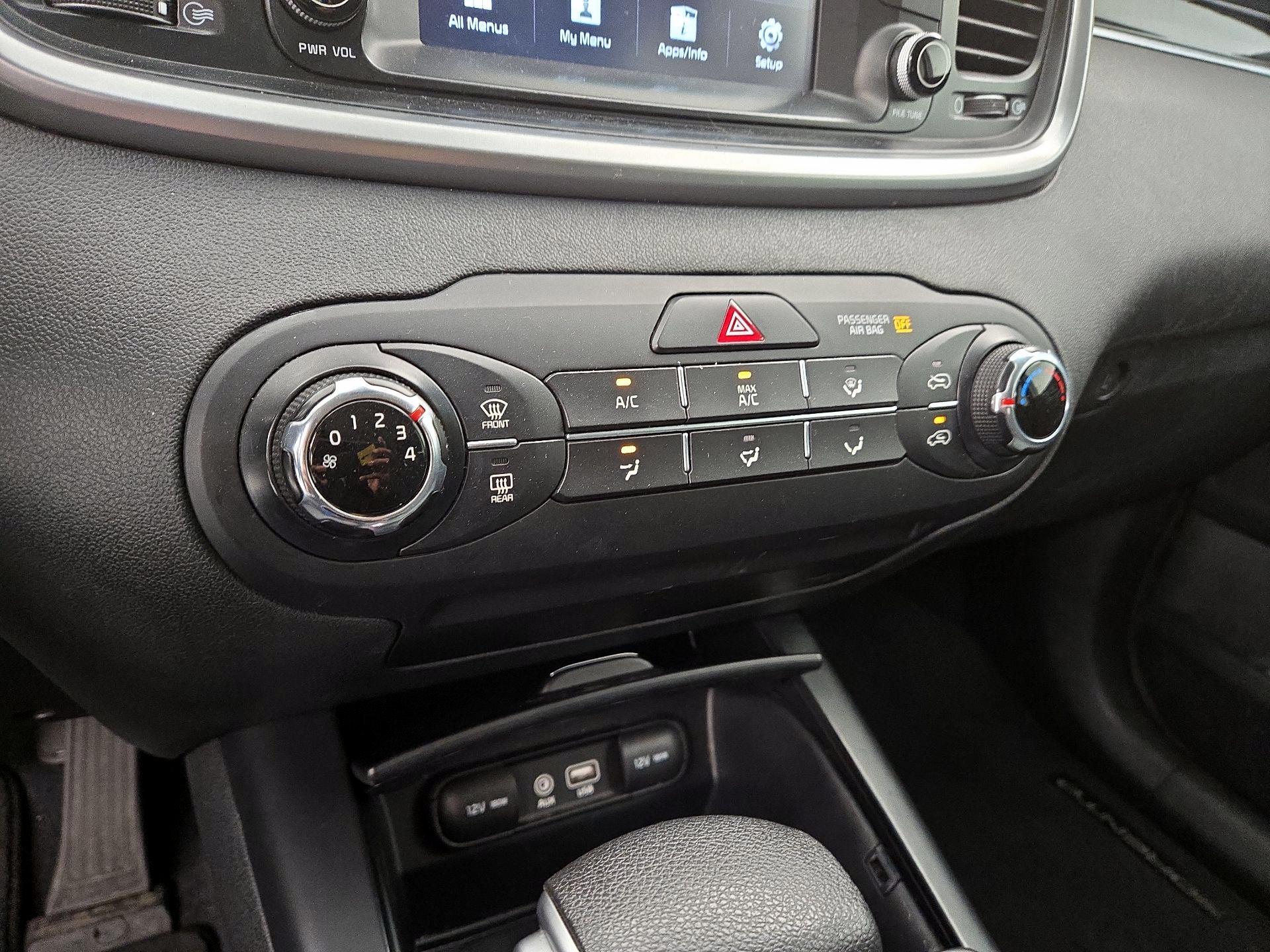 Thumbnail: 2020 Kia Sorento - 16