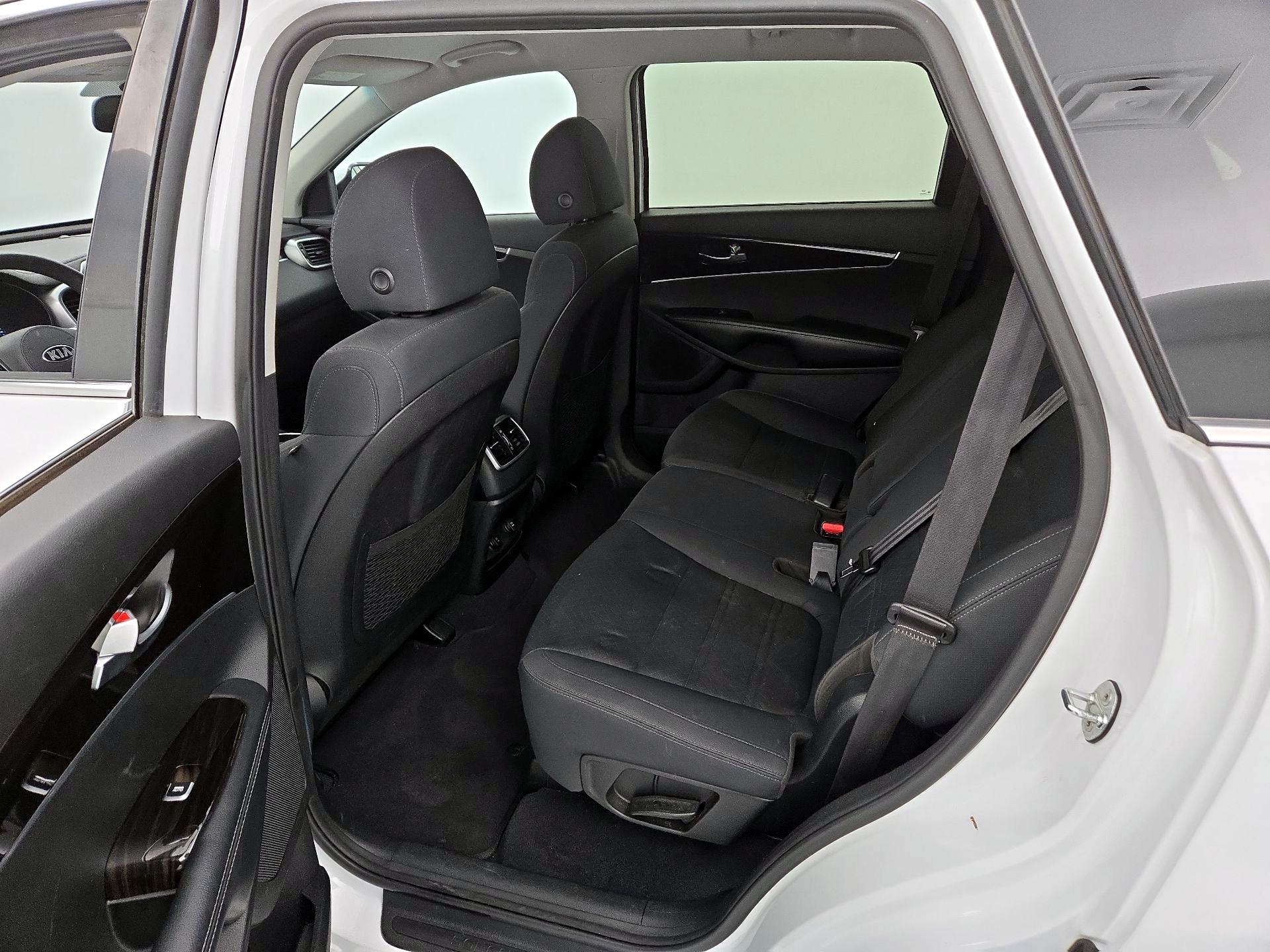 Thumbnail: 2020 Kia Sorento - 19