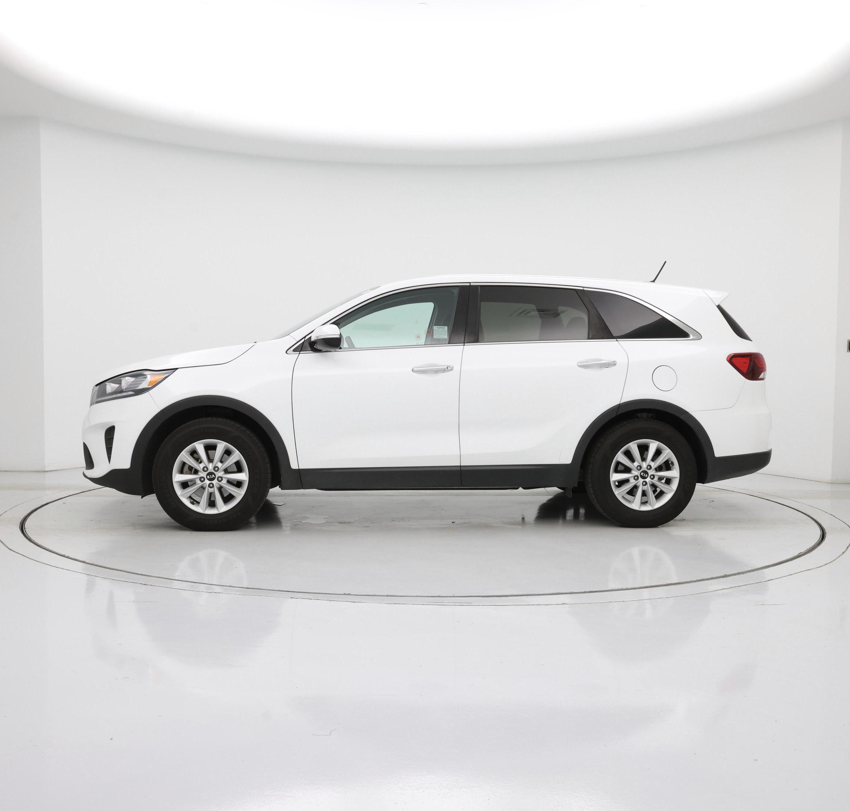 Thumbnail: 2020 Kia Sorento - 3