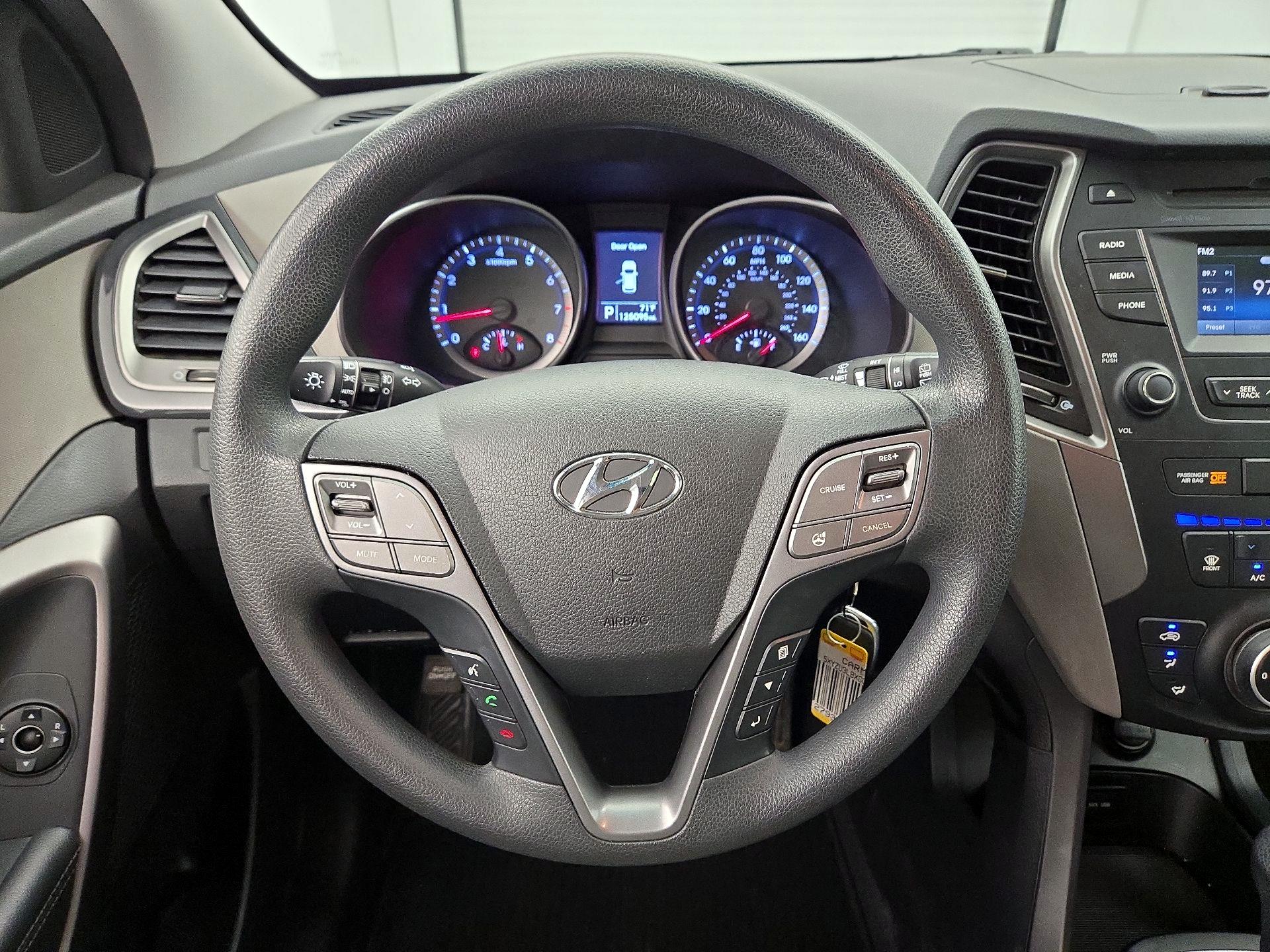 Thumbnail: 2016 Hyundai Santa Fe - 10