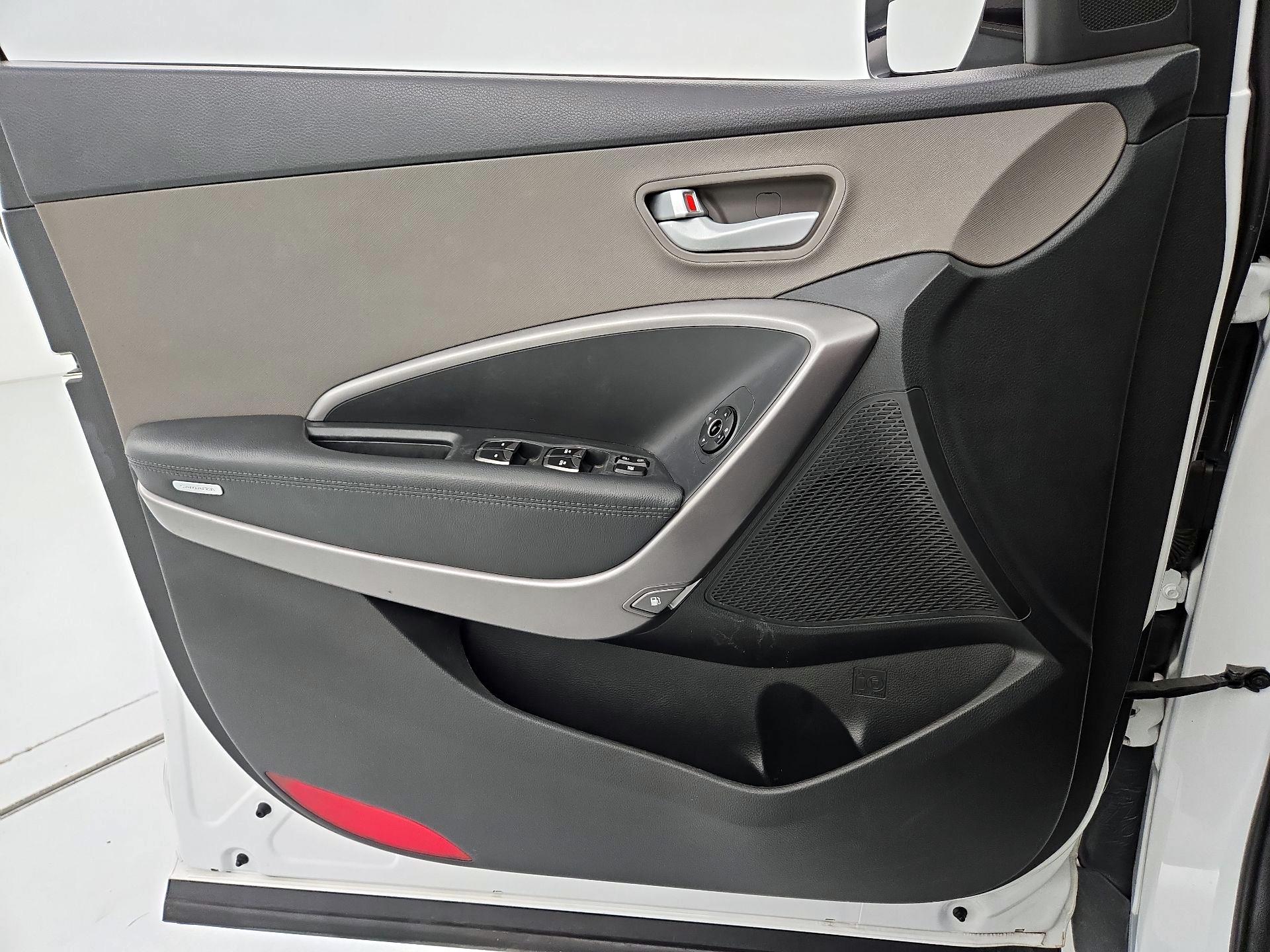 Thumbnail: 2016 Hyundai Santa Fe - 12