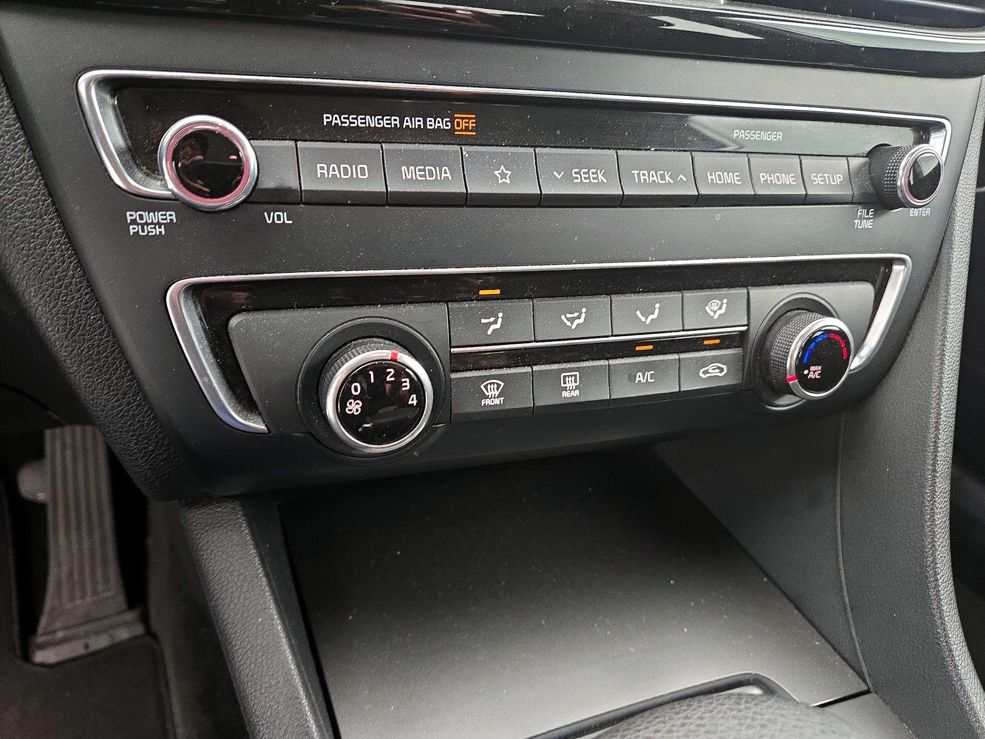 Thumbnail: 2020 Kia Optima - 16