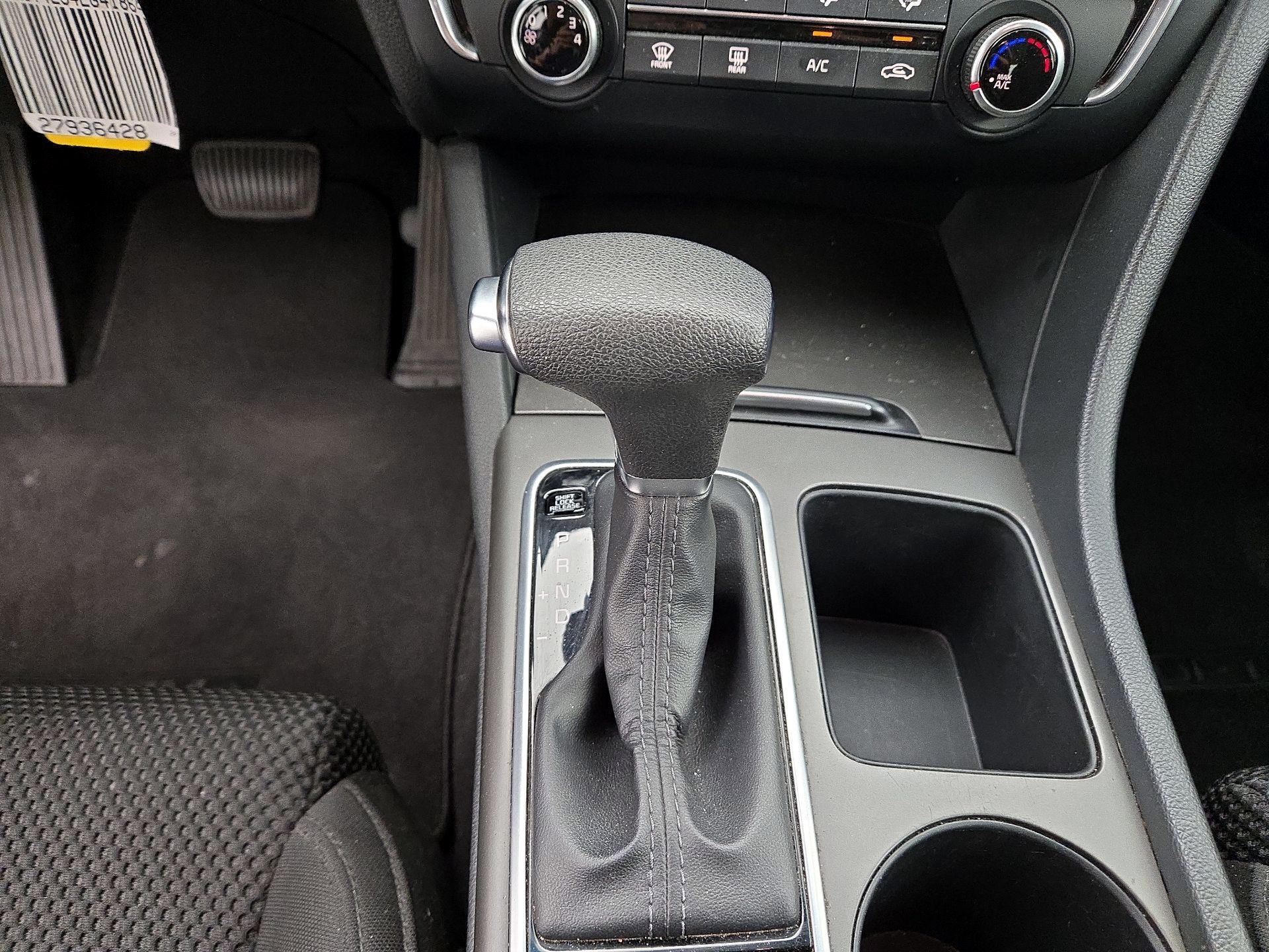 Thumbnail: 2020 Kia Optima - 17