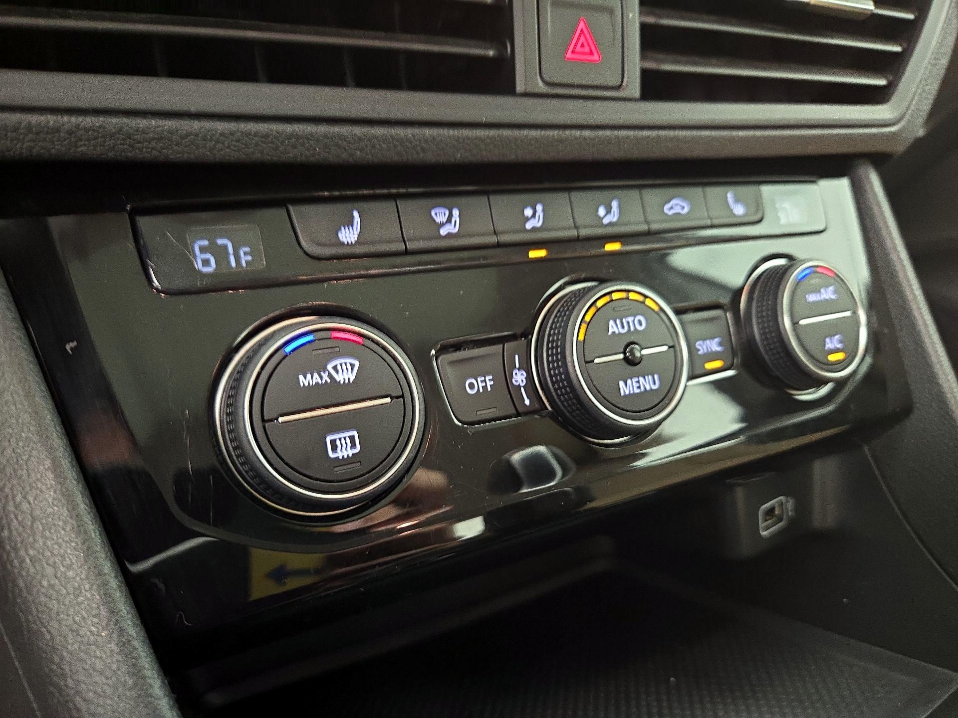 Thumbnail: 2019 Volkswagen Jetta - 16