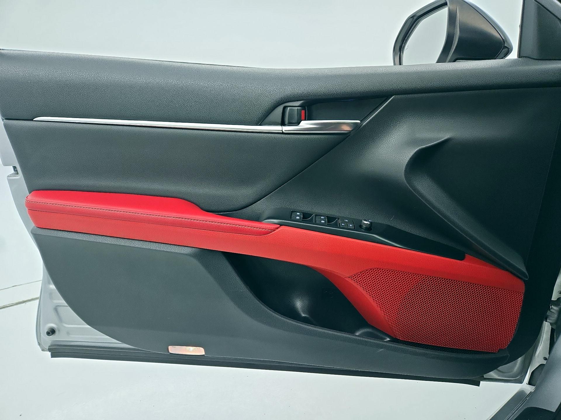 Thumbnail: 2020 Toyota Camry - 12