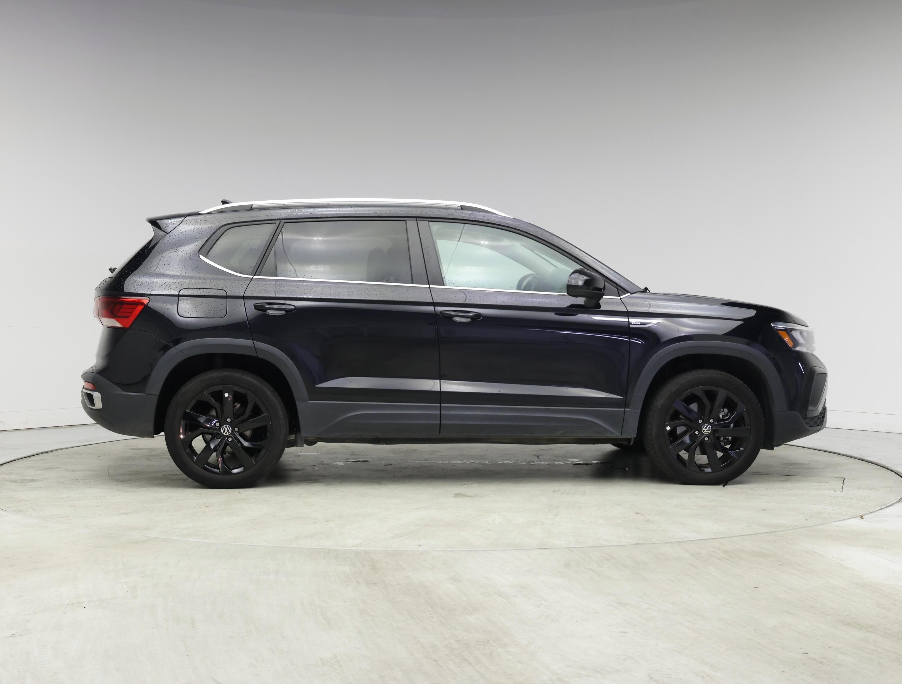 Thumbnail: 2023 Volkswagen Taos - 7
