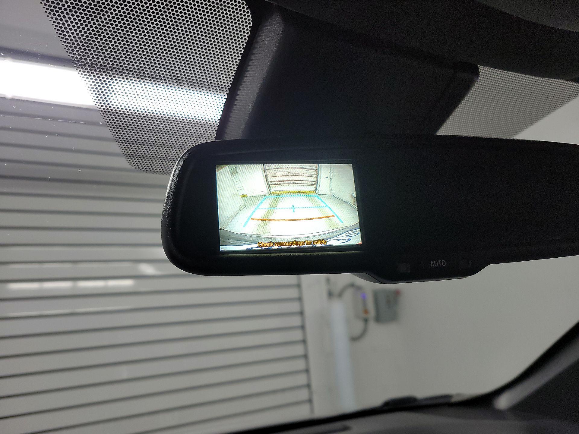 Thumbnail: 2018 Toyota C-HR - 14