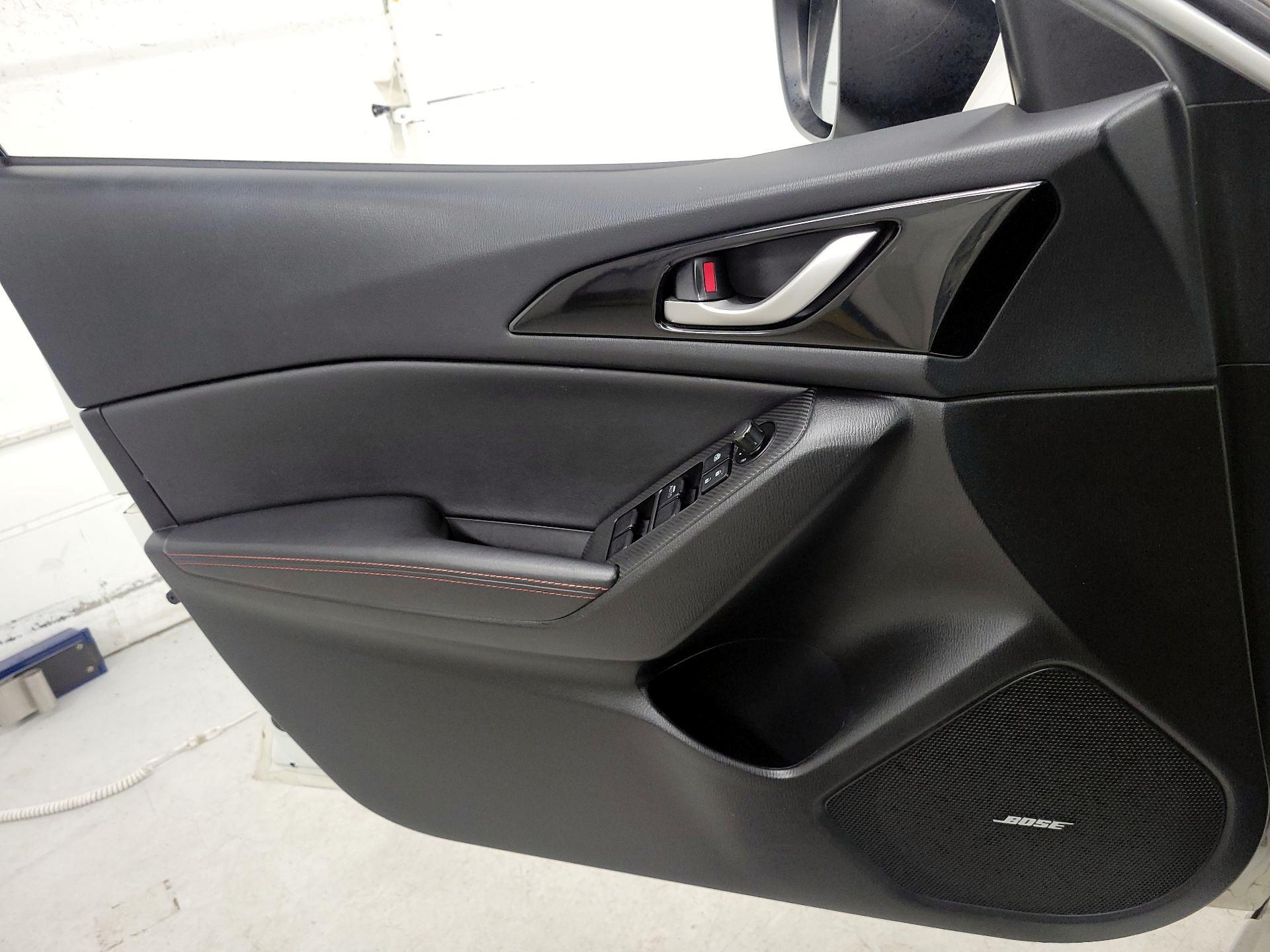 Thumbnail: 2016 Mazda Mazda3 - 12