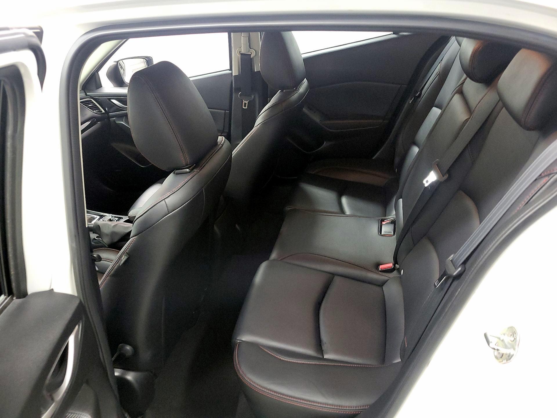 Thumbnail: 2016 Mazda Mazda3 - 18