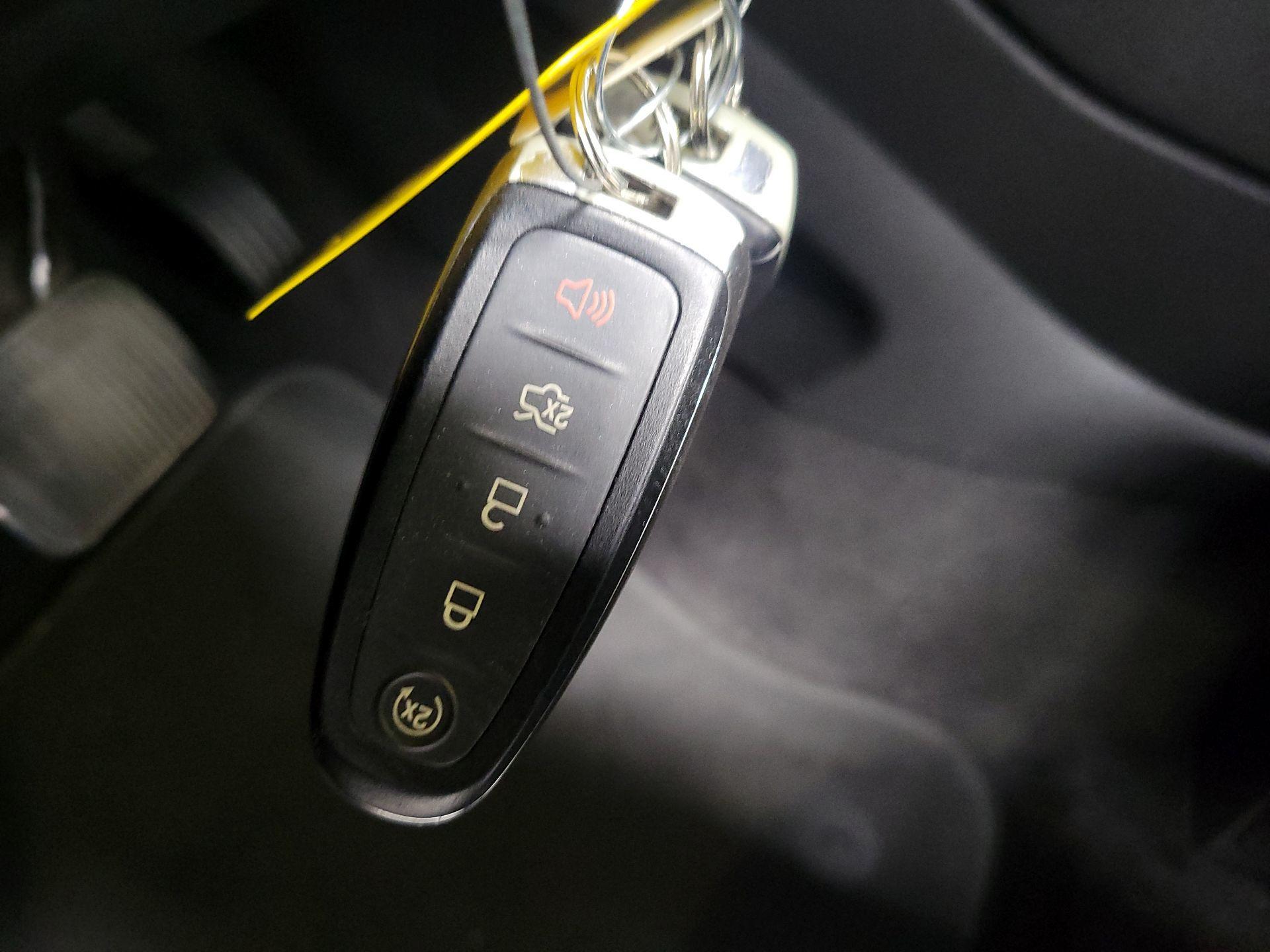 Thumbnail: 2016 Ford C-Max - 19