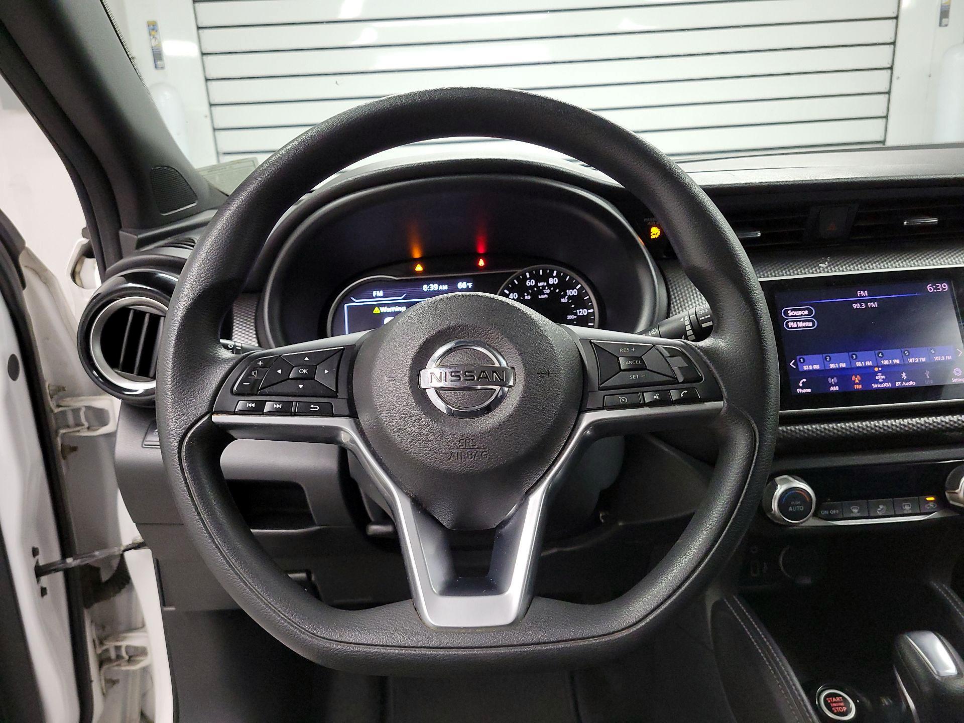 Thumbnail: 2018 Nissan Kicks - 10