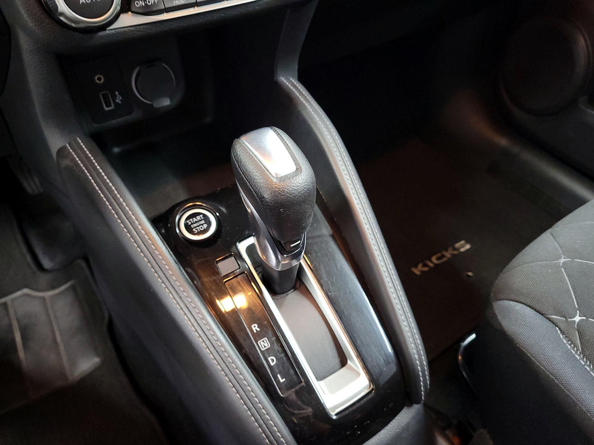 Thumbnail: 2018 Nissan Kicks - 17