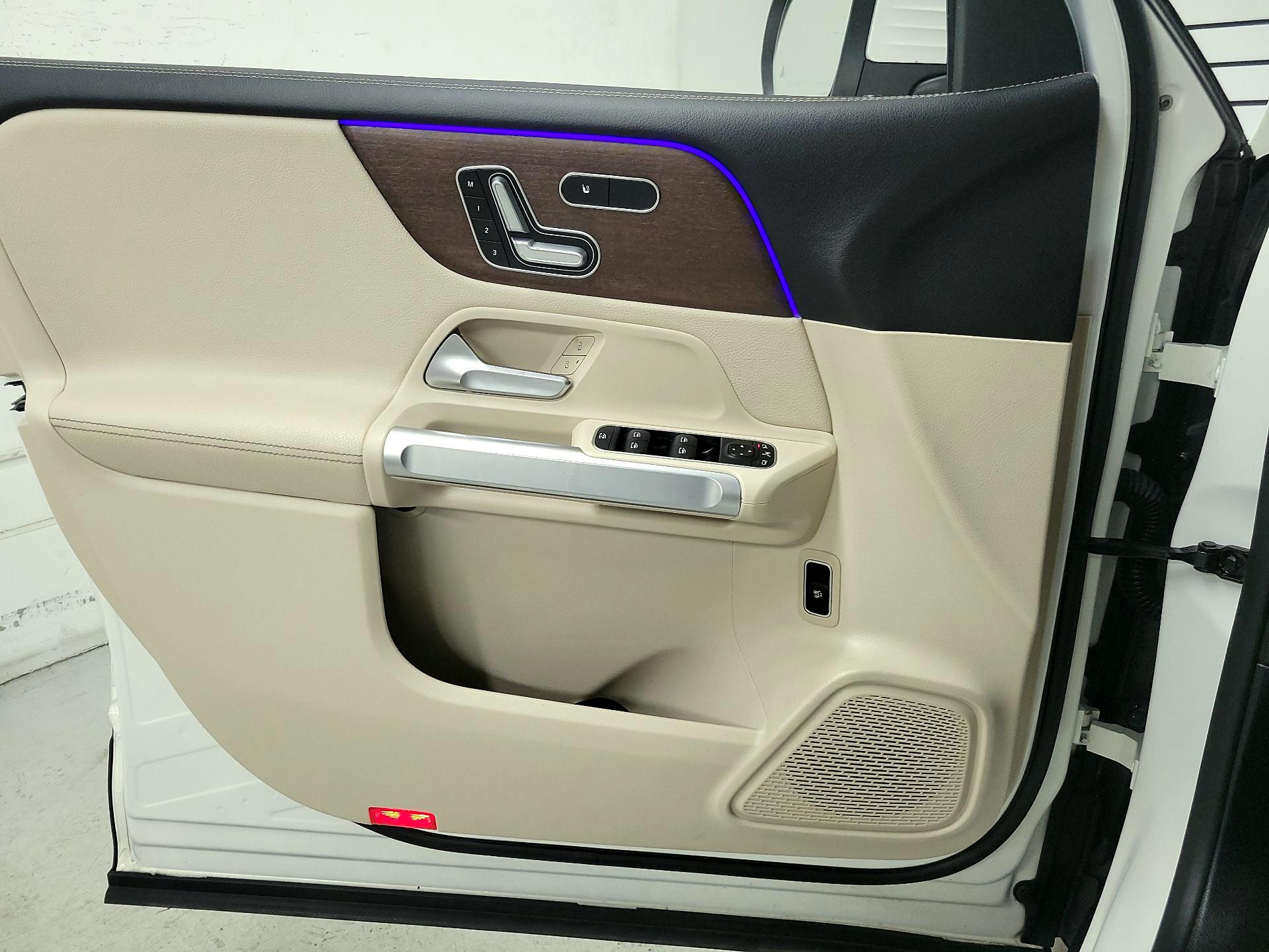 Thumbnail: 2020 Mercedes-Benz GLB - 12