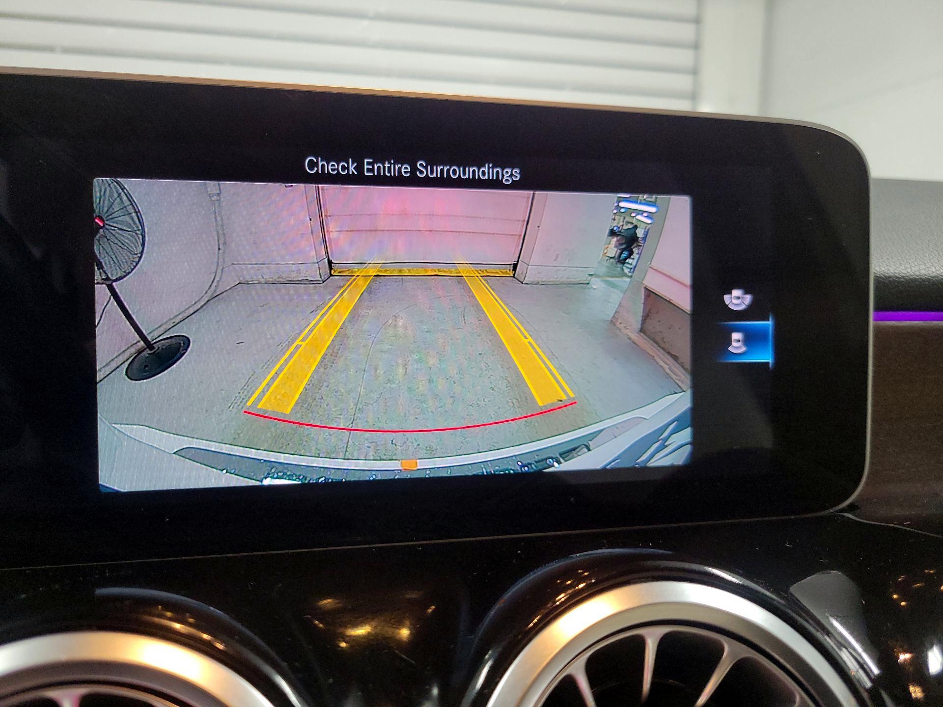 Thumbnail: 2020 Mercedes-Benz GLB - 14