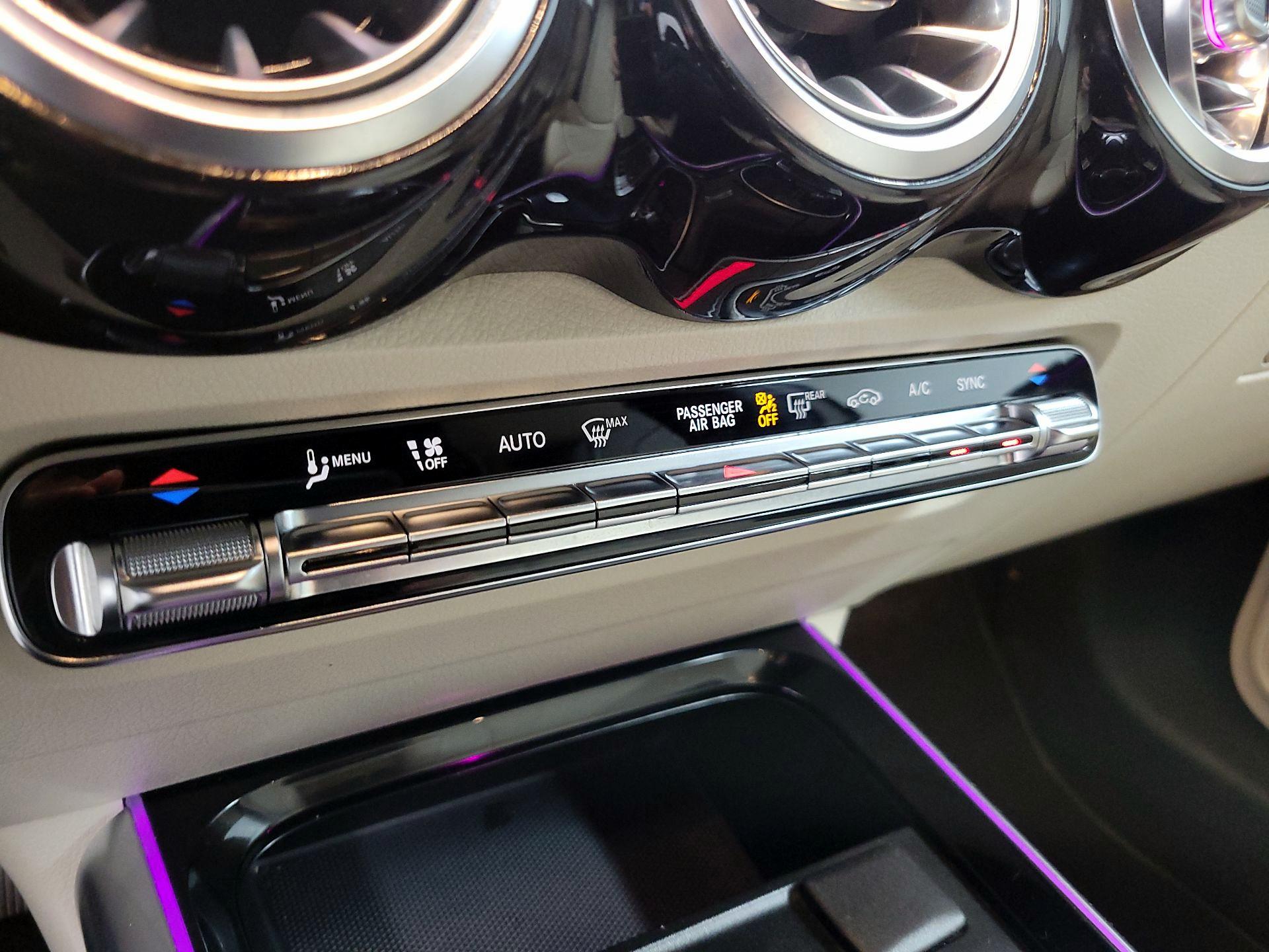 Thumbnail: 2020 Mercedes-Benz GLB - 16