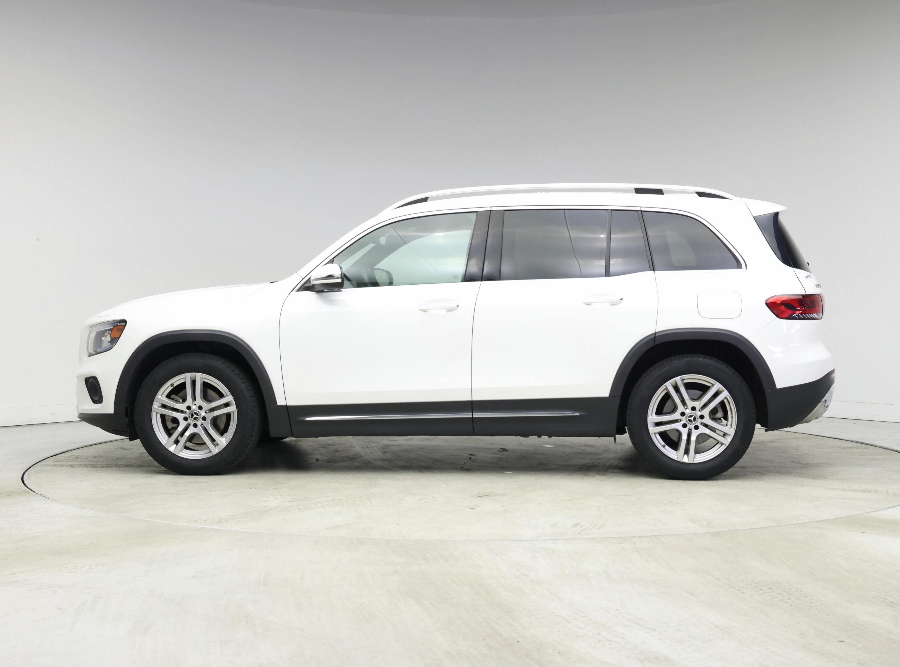 Thumbnail: 2020 Mercedes-Benz GLB - 3