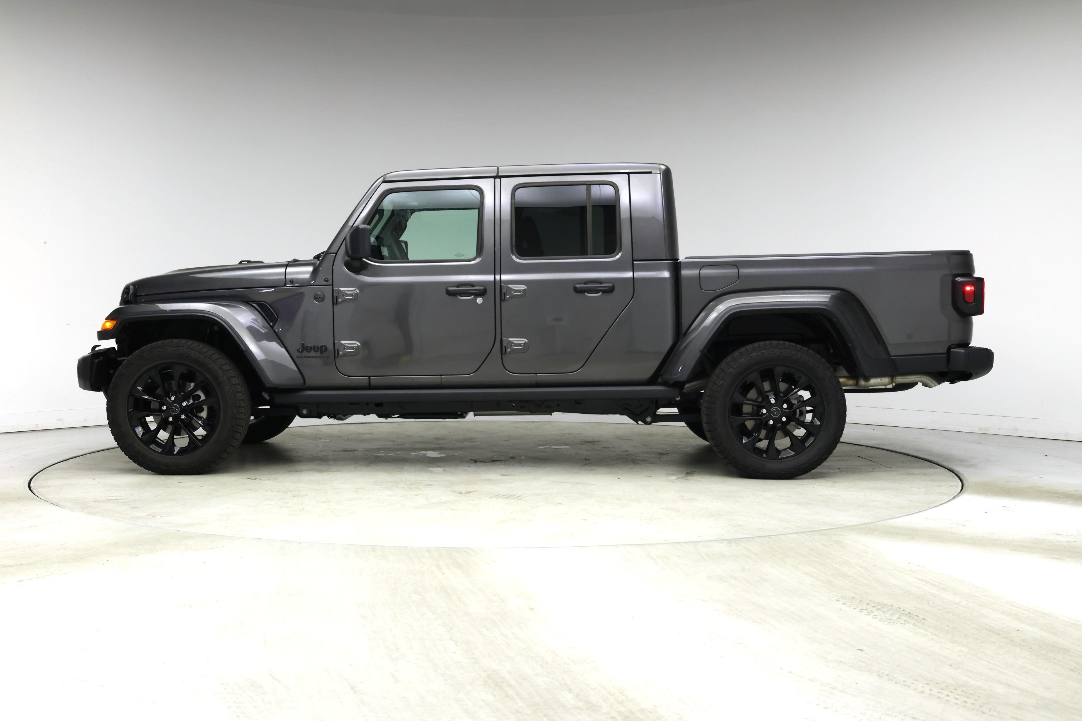 Thumbnail: 2025 Jeep Gladiator - 3