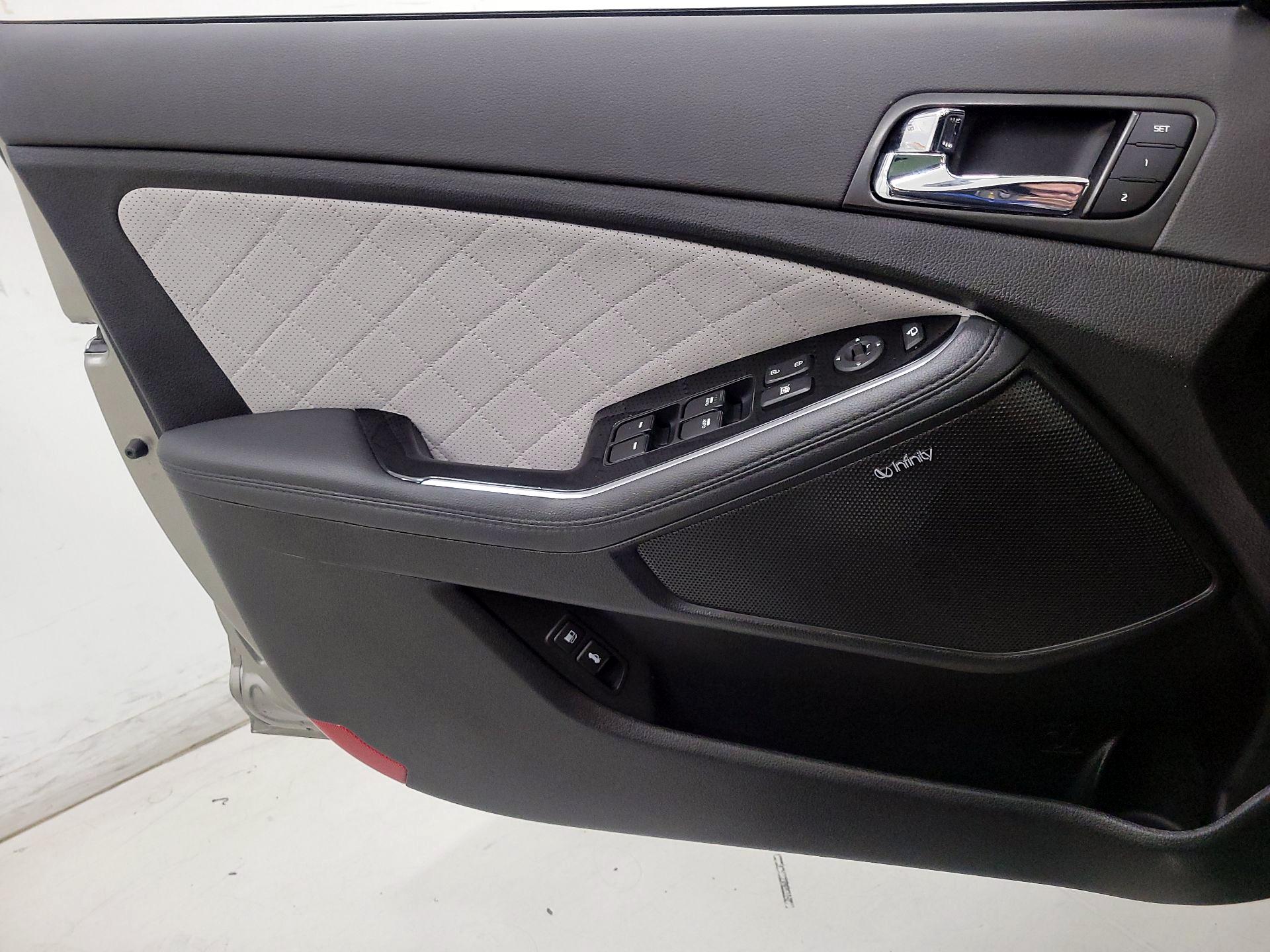 Thumbnail: 2015 Kia Optima - 12
