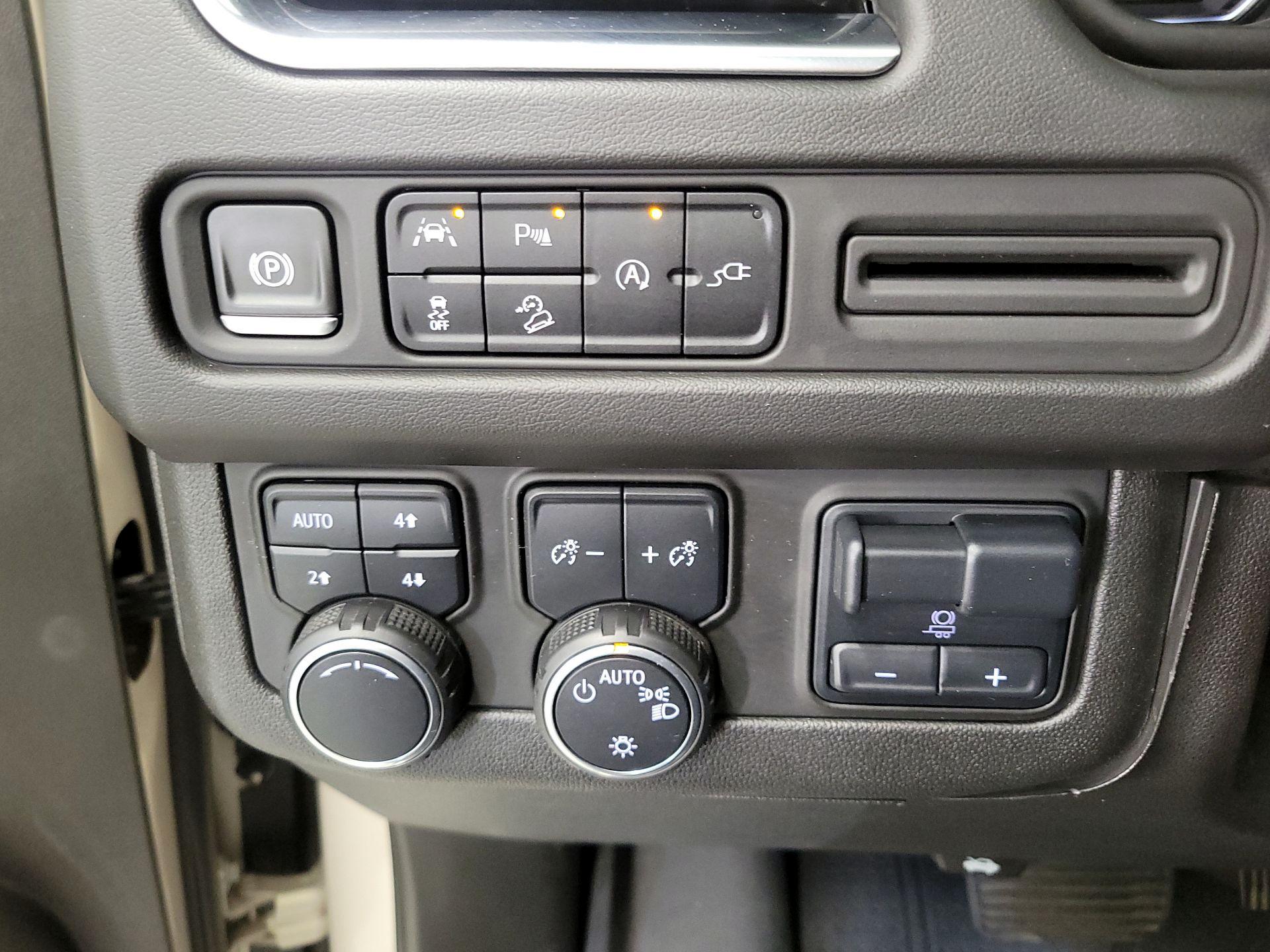 Thumbnail: 2021 Chevrolet Tahoe - 13