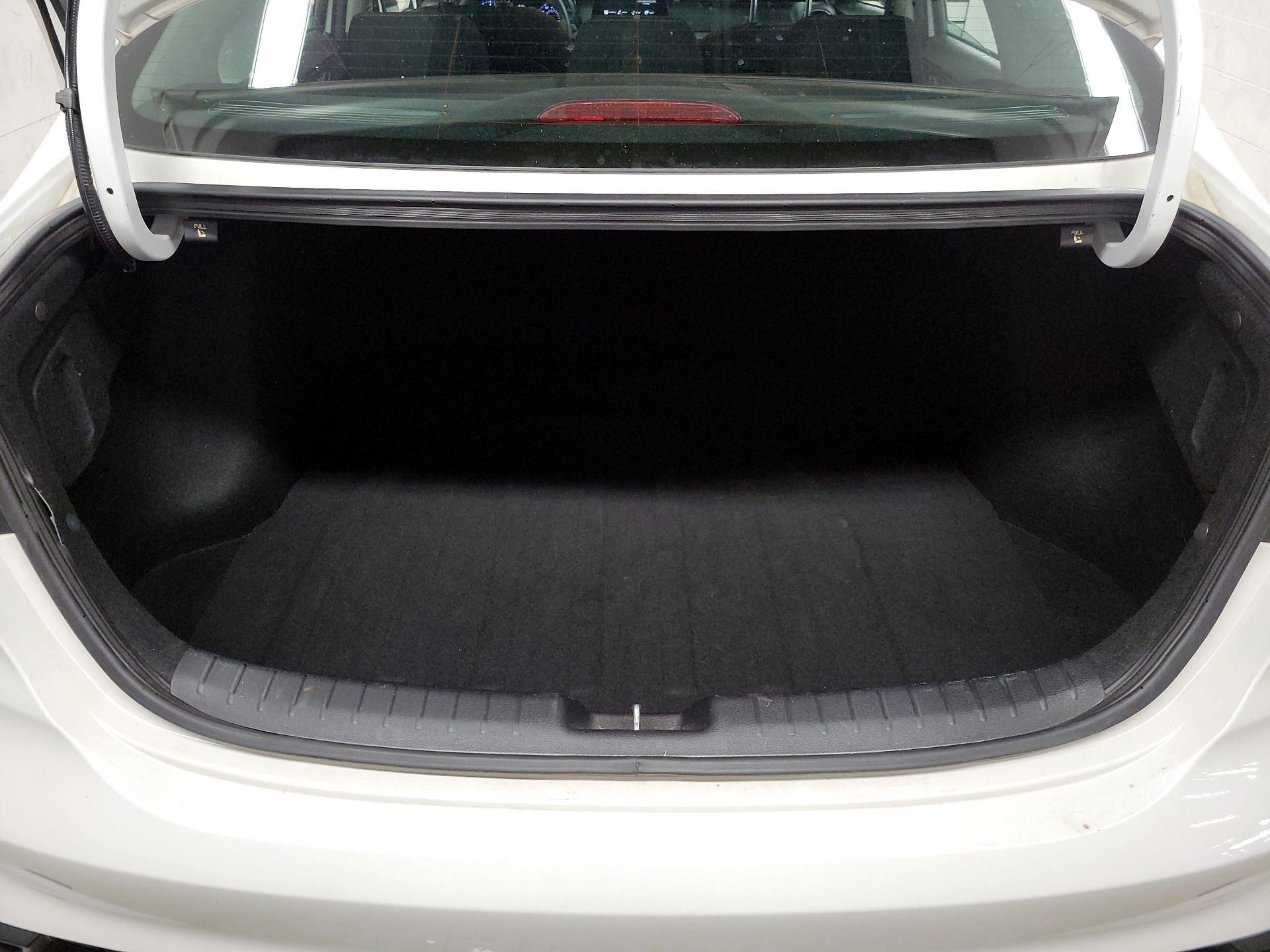 Thumbnail: 2023 Kia Forte - 19