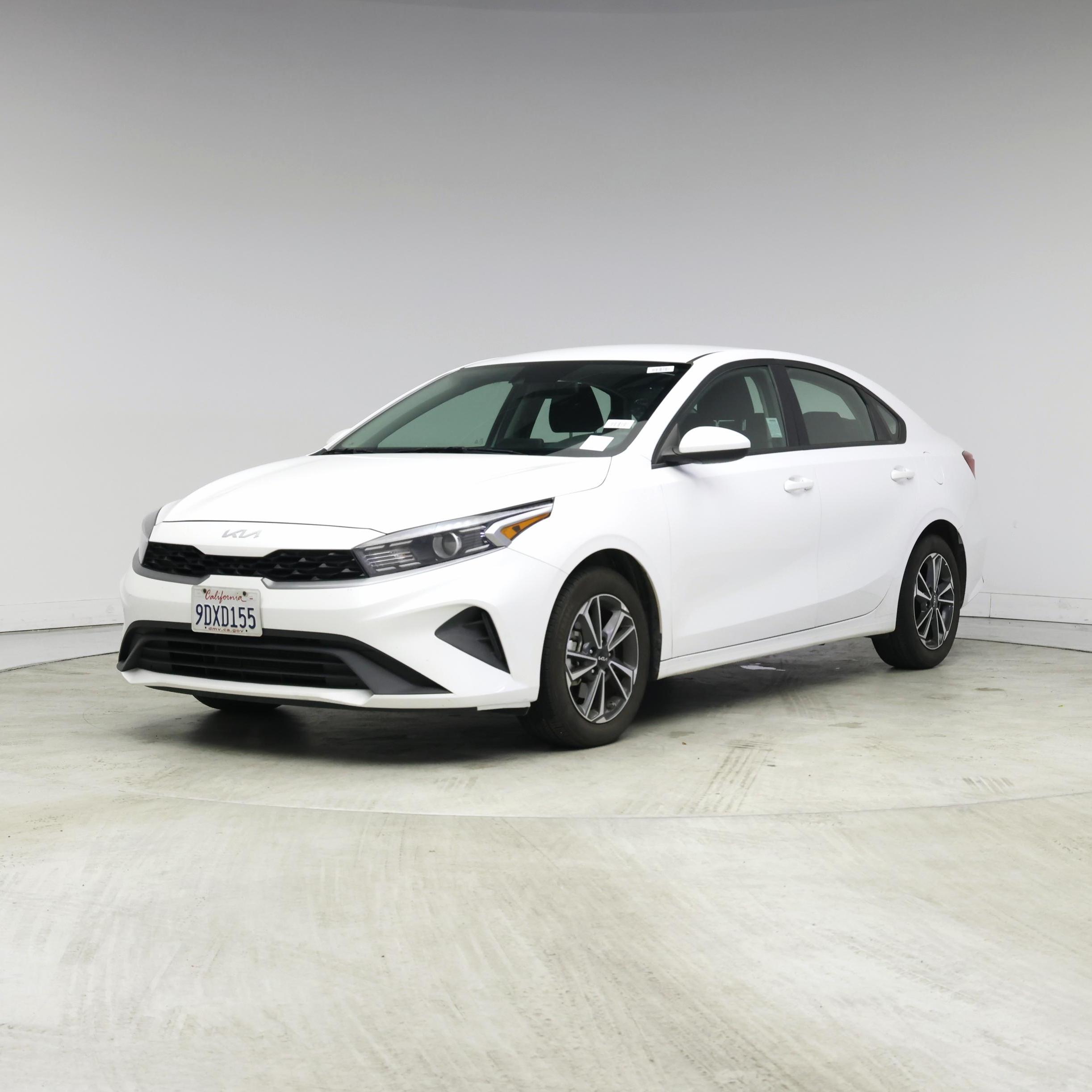 Thumbnail: 2023 Kia Forte - 4