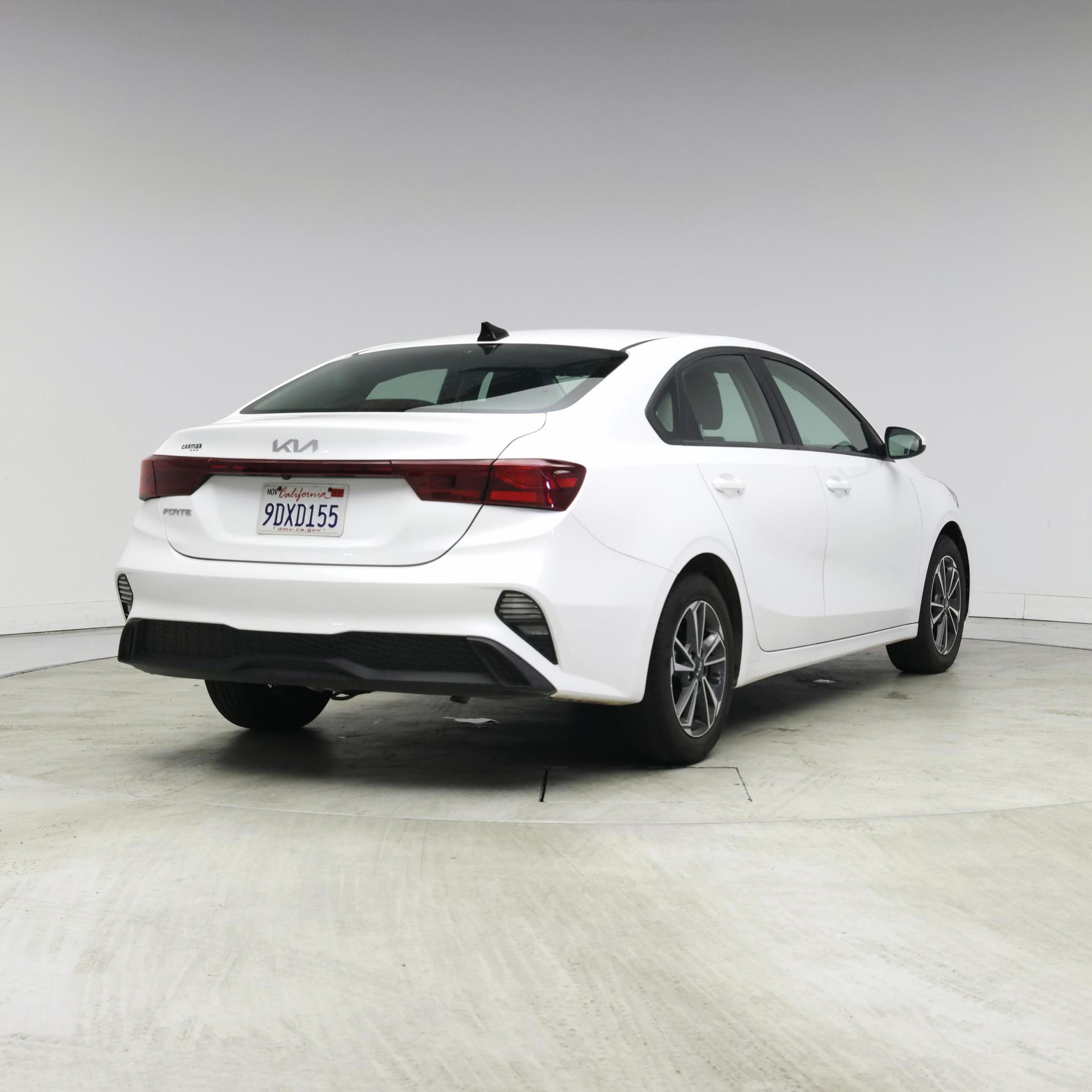 Thumbnail: 2023 Kia Forte - 8