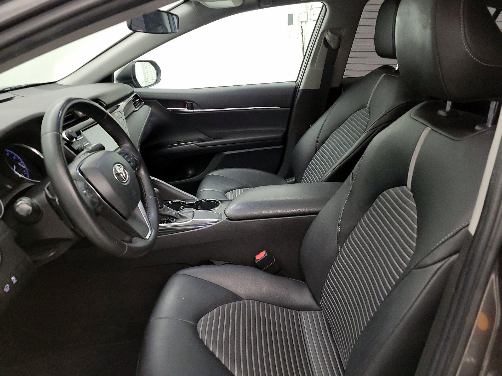 Thumbnail: 2020 Toyota Camry - 11