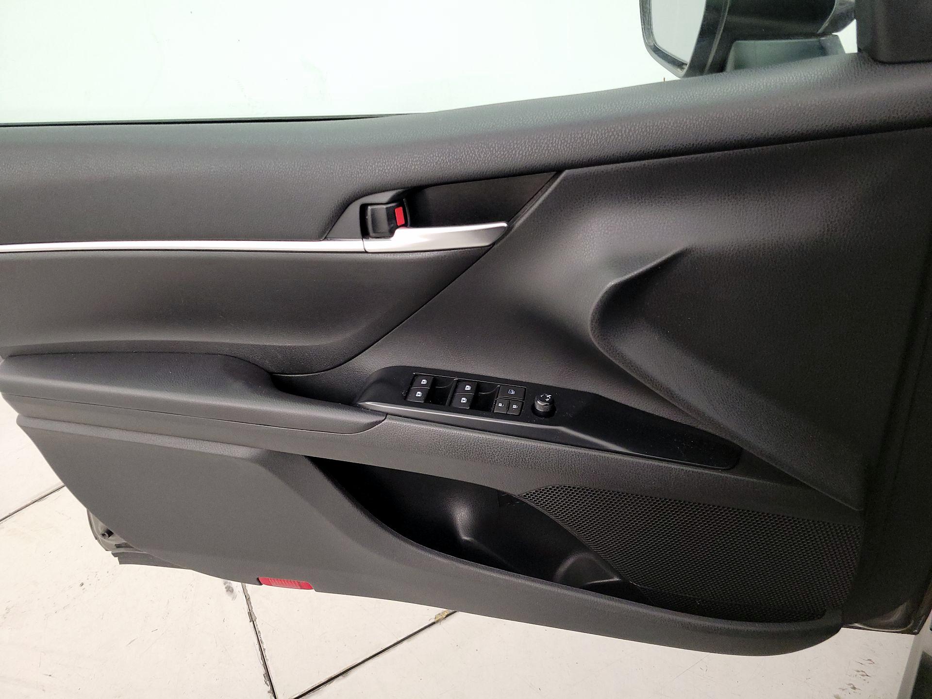 Thumbnail: 2020 Toyota Camry - 12