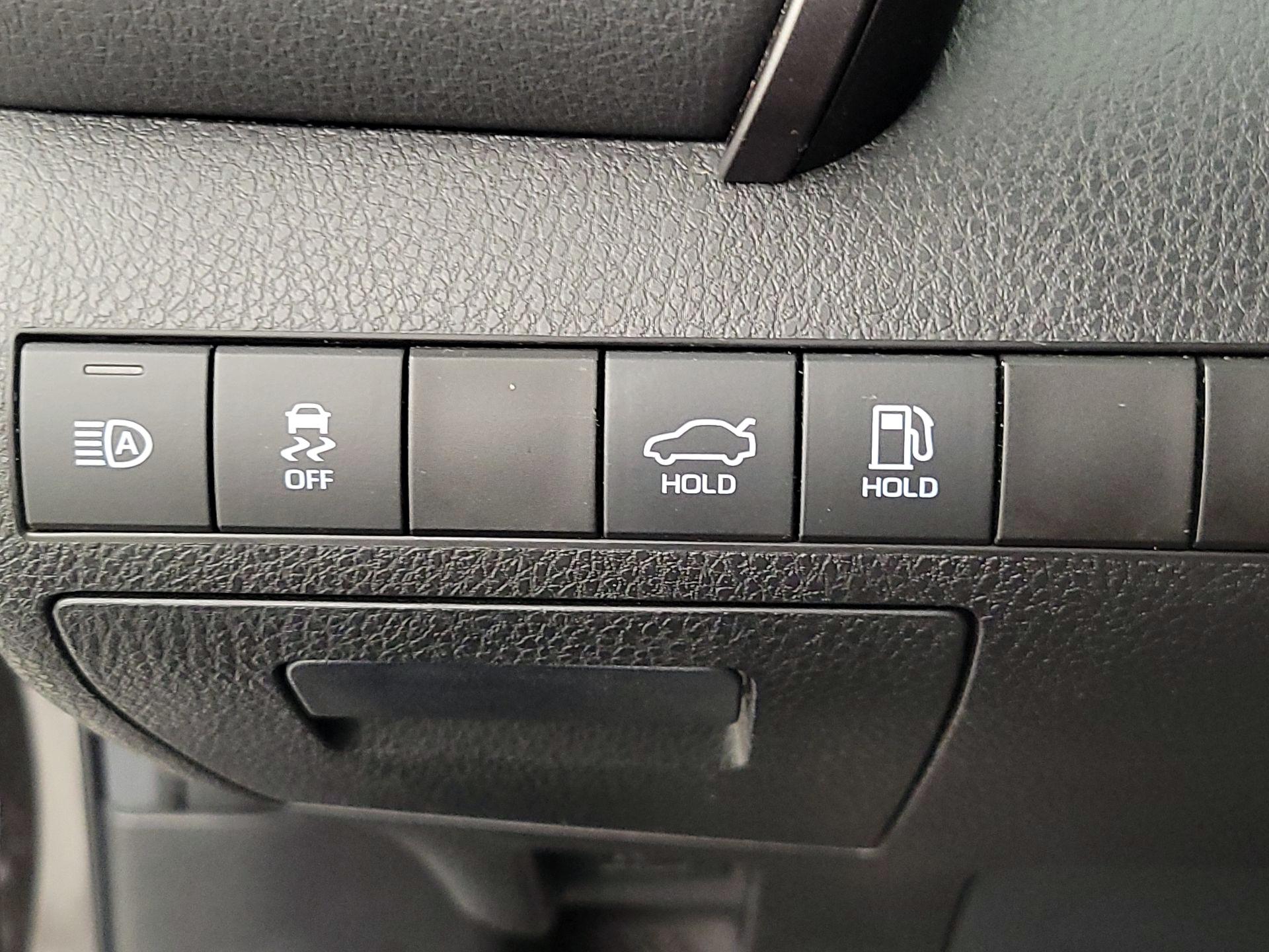 Thumbnail: 2020 Toyota Camry - 13