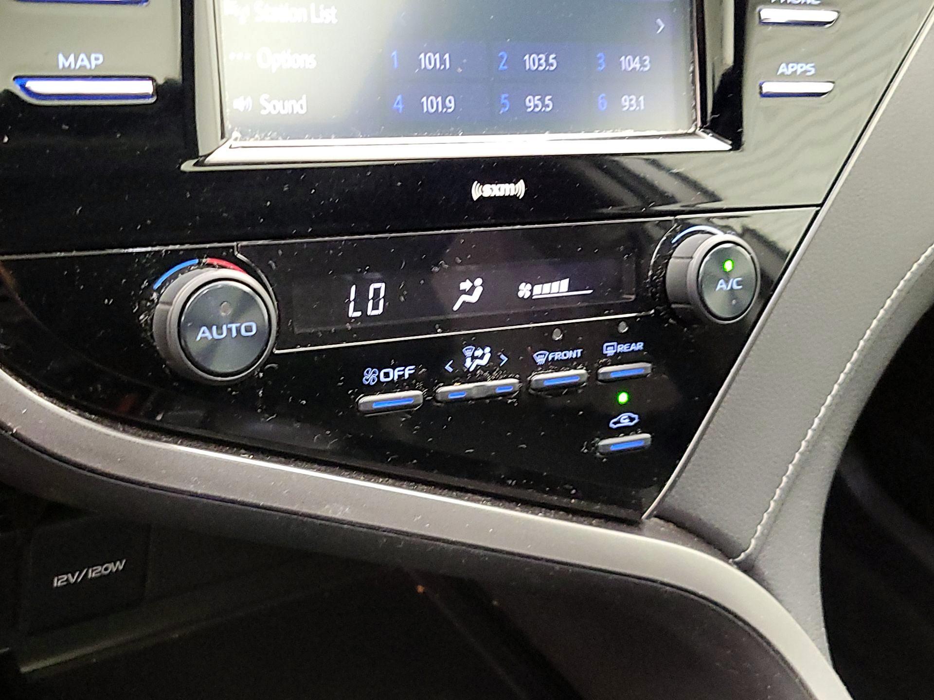 Thumbnail: 2020 Toyota Camry - 16