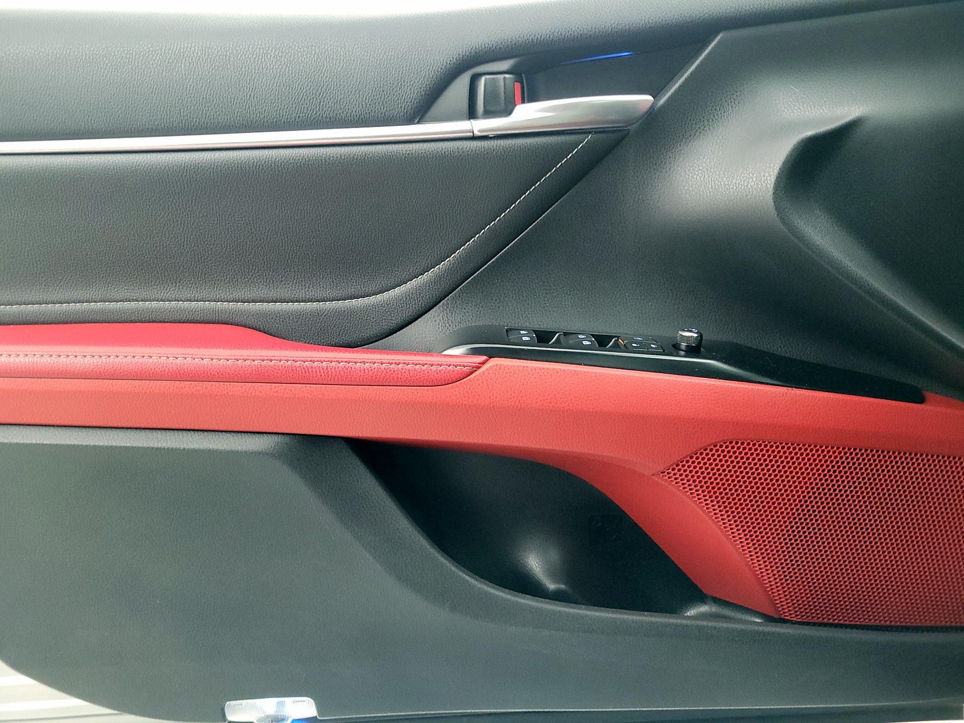 Thumbnail: 2018 Toyota Camry - 12