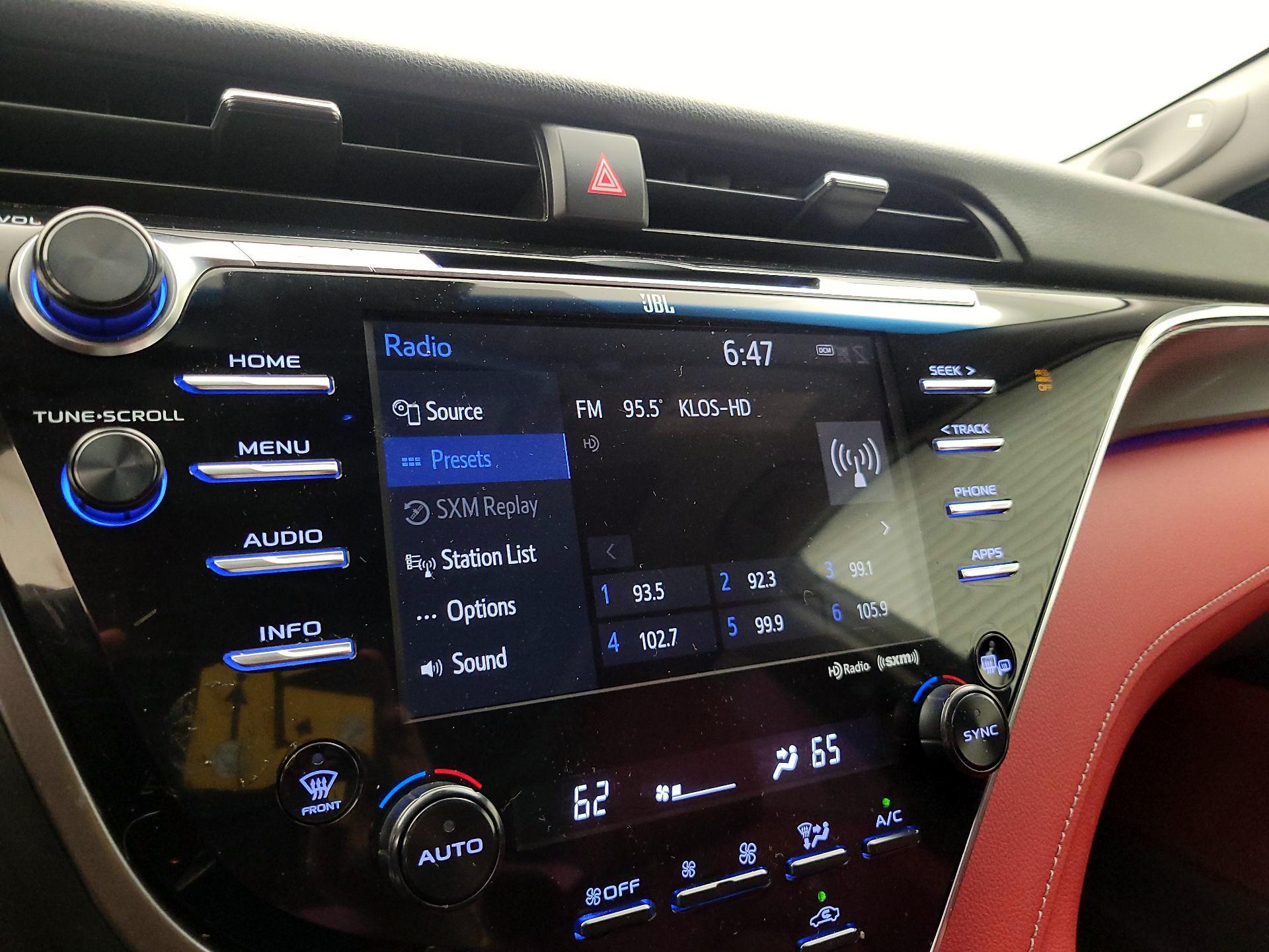 Thumbnail: 2018 Toyota Camry - 15