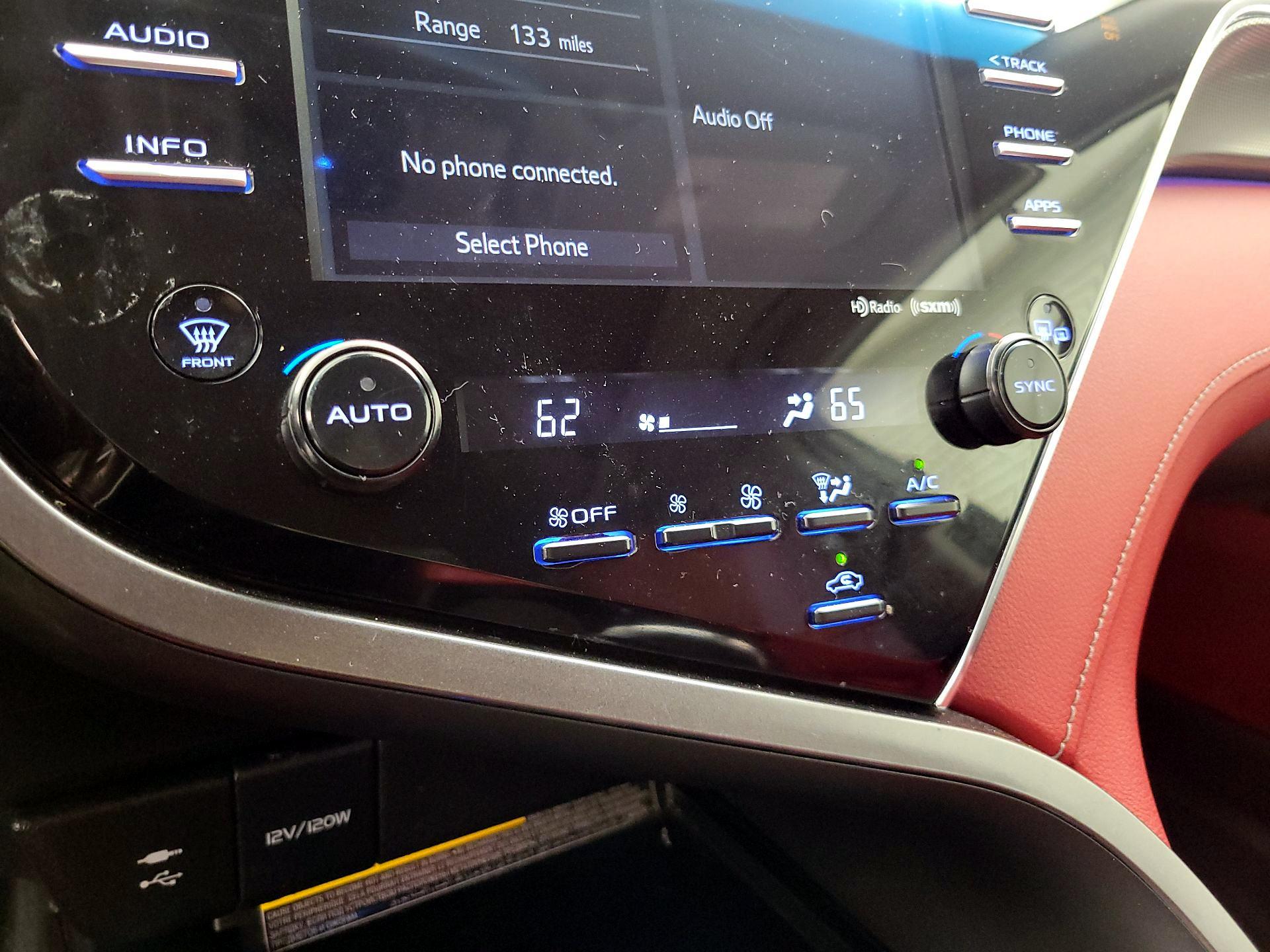 Thumbnail: 2018 Toyota Camry - 16