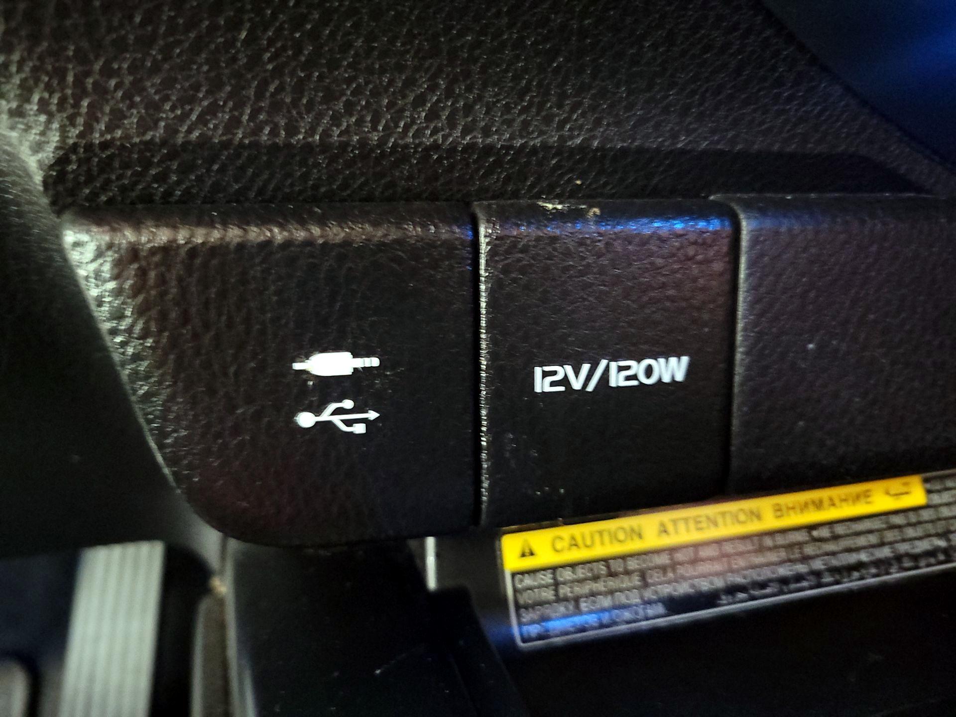 Thumbnail: 2018 Toyota Camry - 18