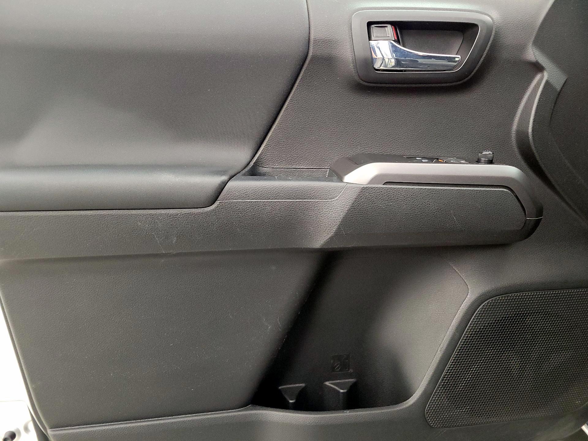 Thumbnail: 2022 Toyota Tacoma - 12