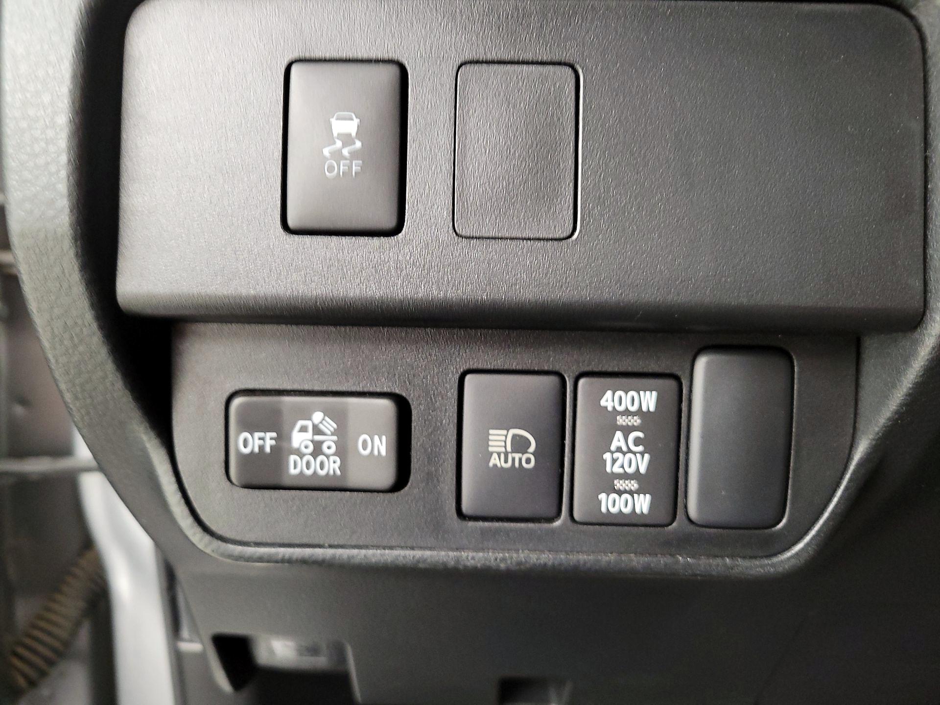 Thumbnail: 2022 Toyota Tacoma - 13