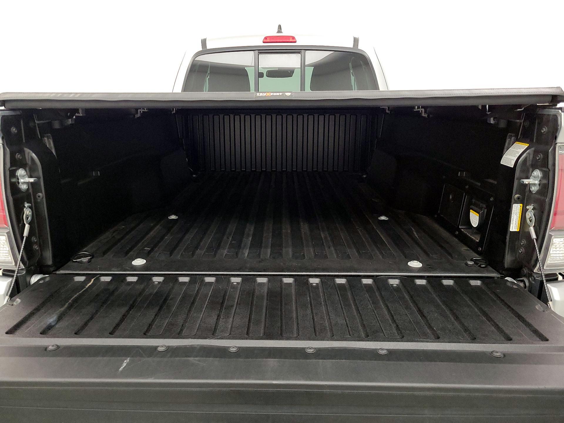 Thumbnail: 2022 Toyota Tacoma - 19