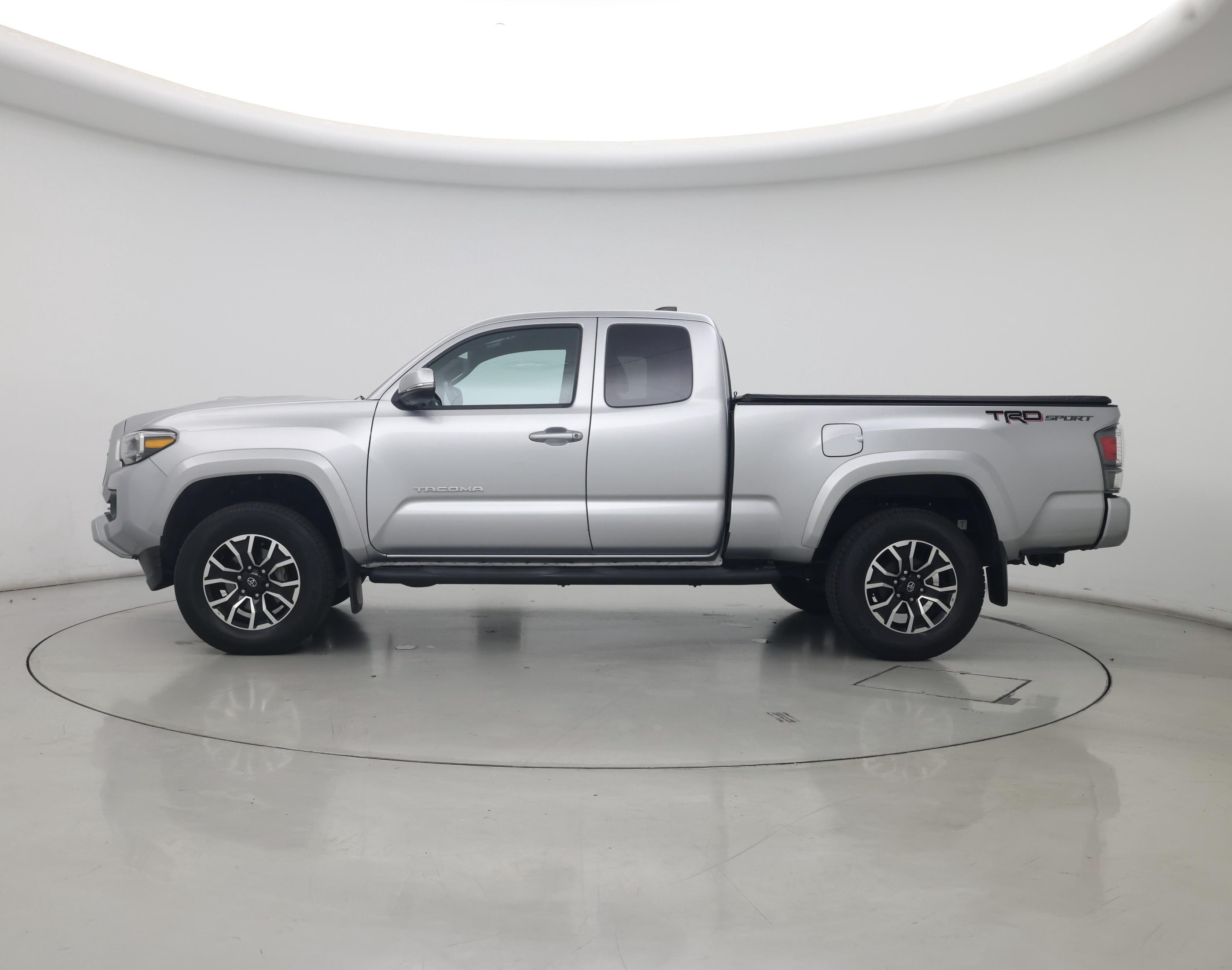 Thumbnail: 2022 Toyota Tacoma - 3