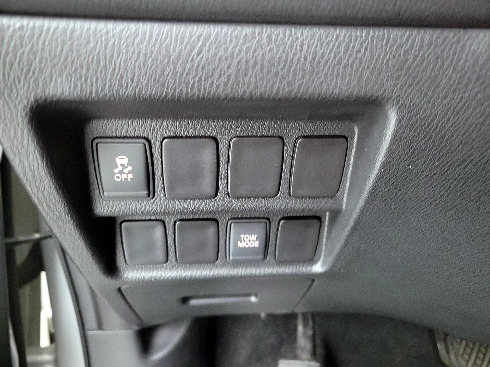 Thumbnail: 2014 Nissan Pathfinder - 13