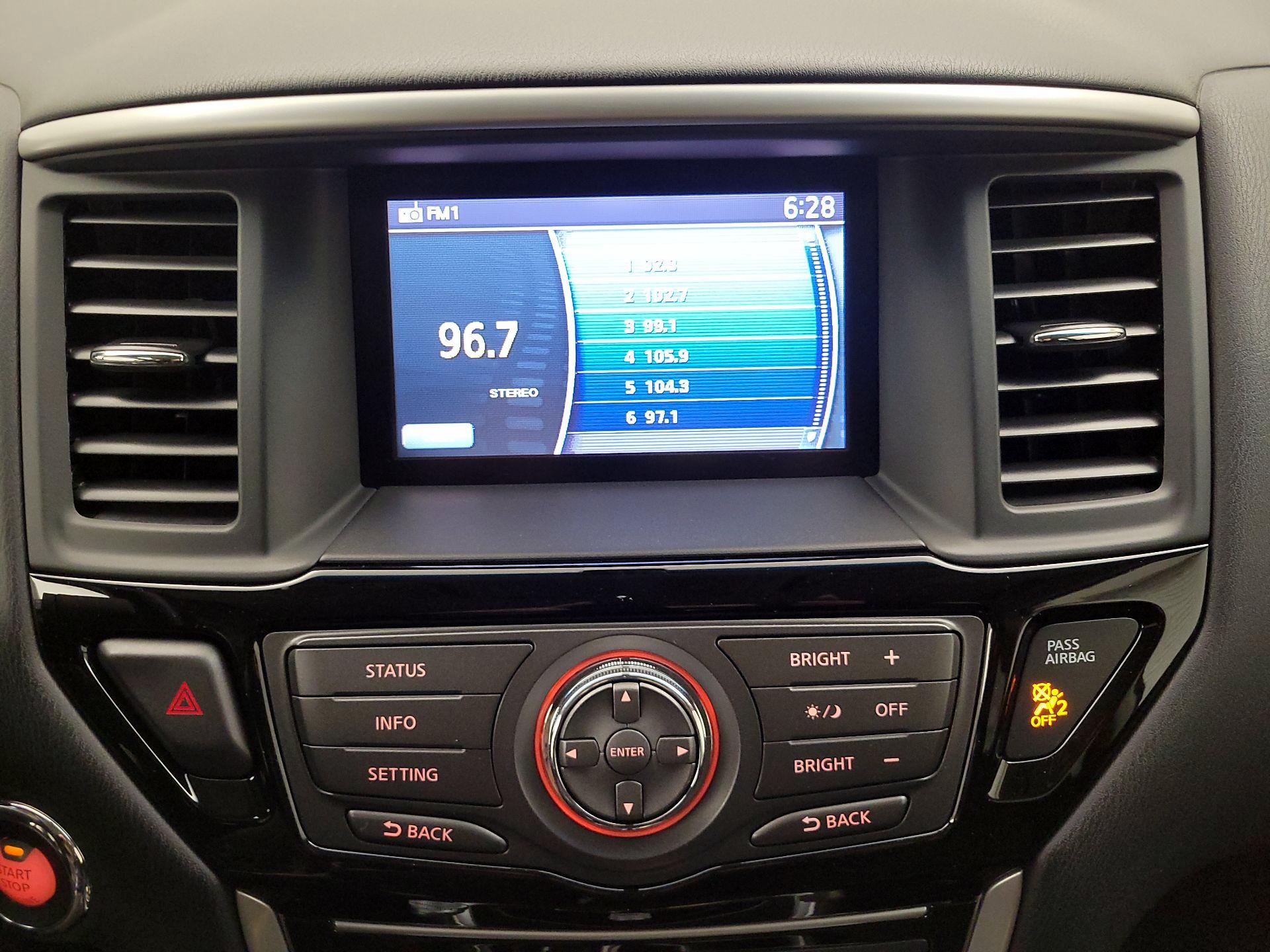 Thumbnail: 2014 Nissan Pathfinder - 15
