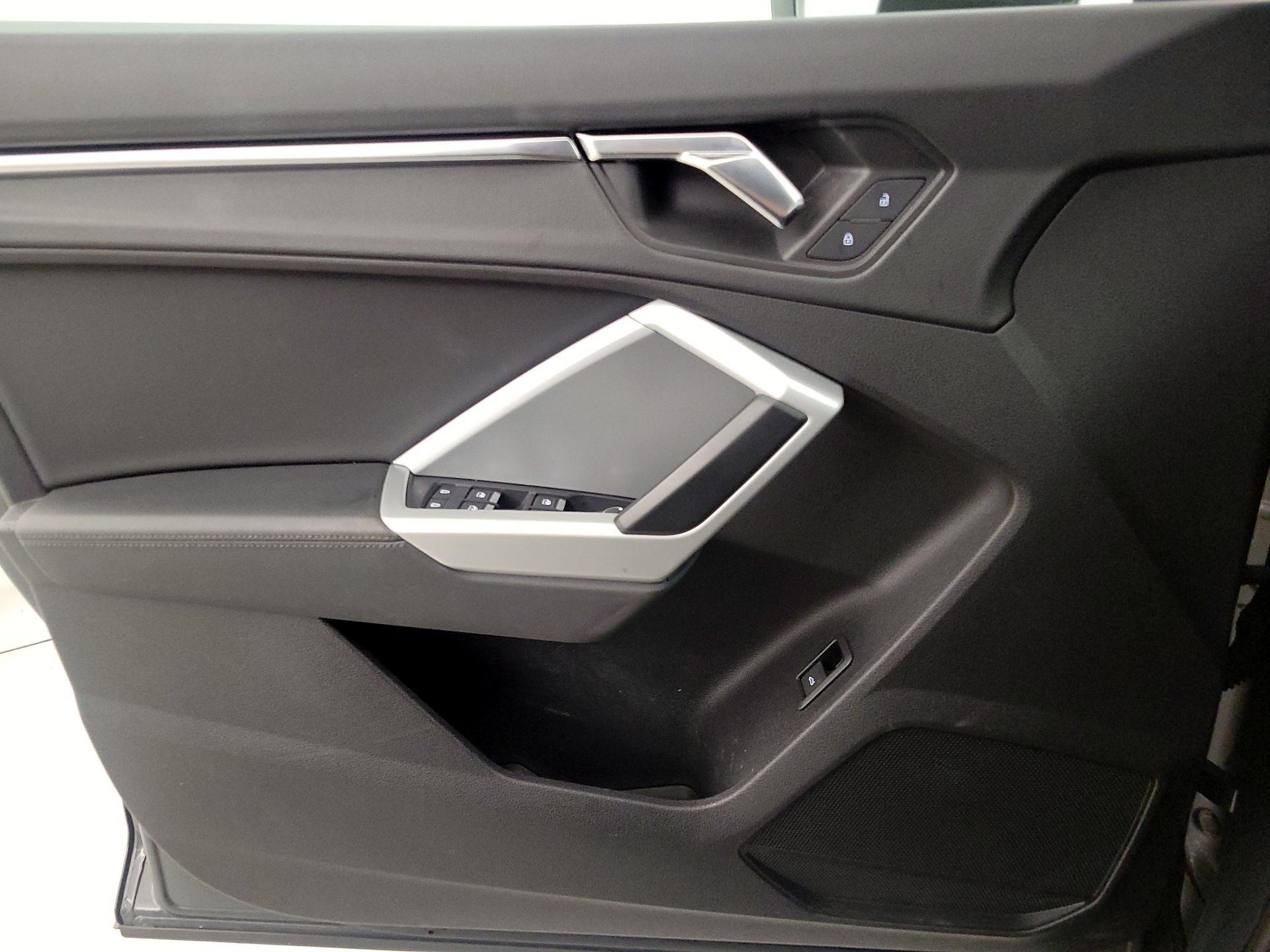 Thumbnail: 2020 Audi Q3 - 12