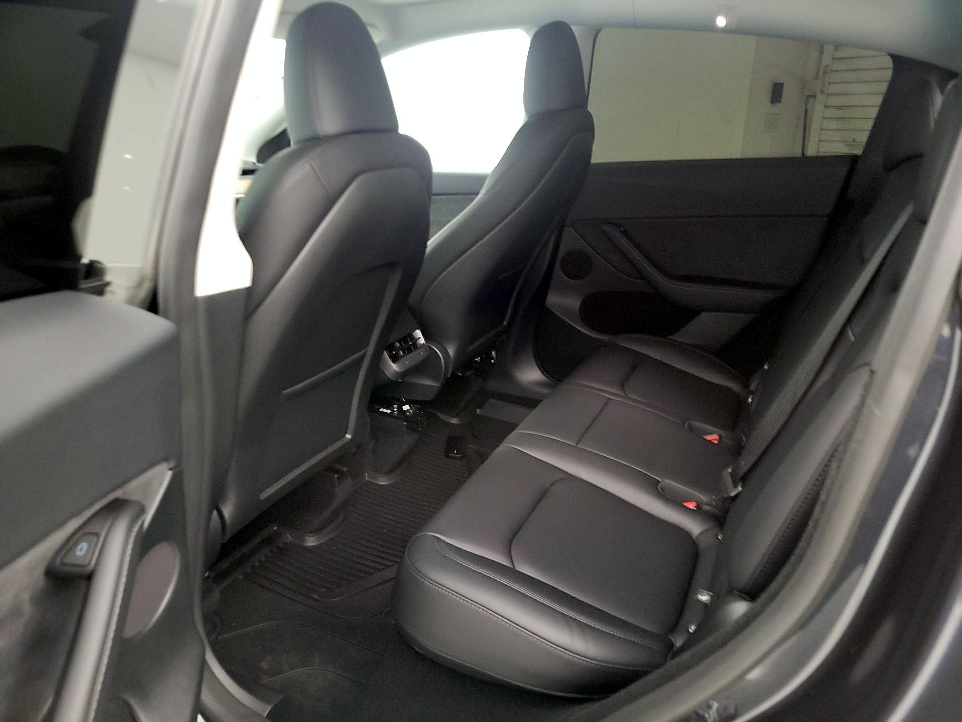 Thumbnail: 2025 Tesla Model Y - 19