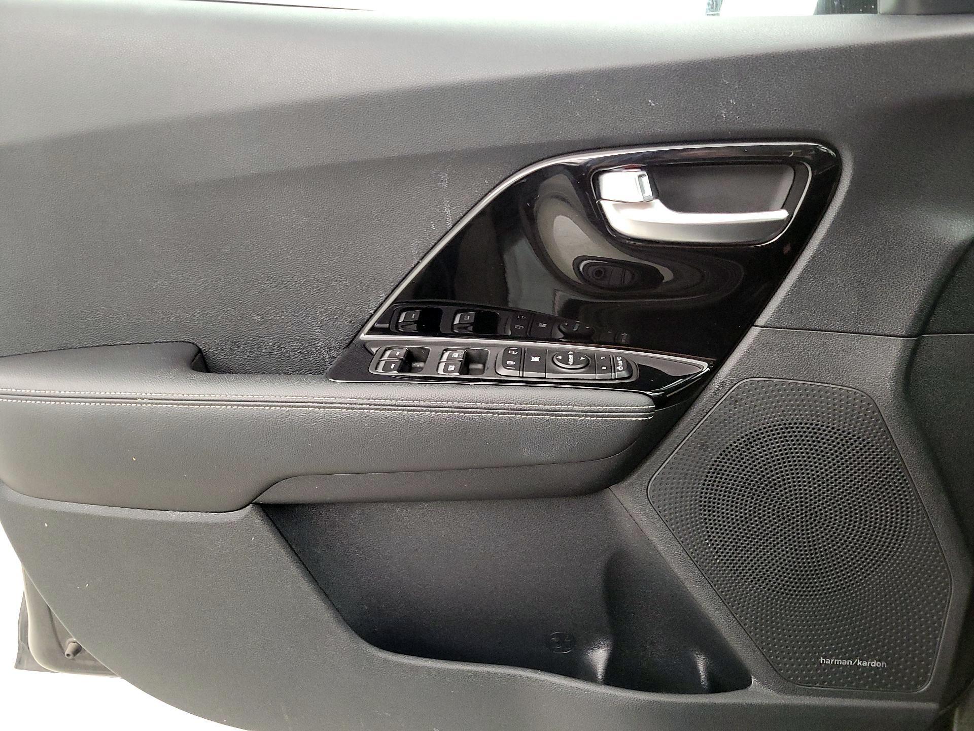 Thumbnail: 2022 Kia Niro - 12