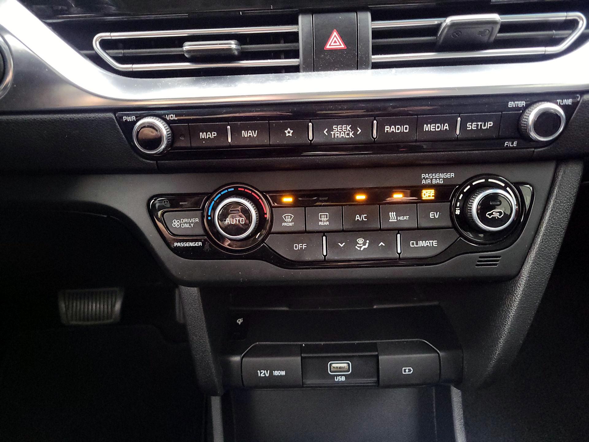 Thumbnail: 2022 Kia Niro - 17